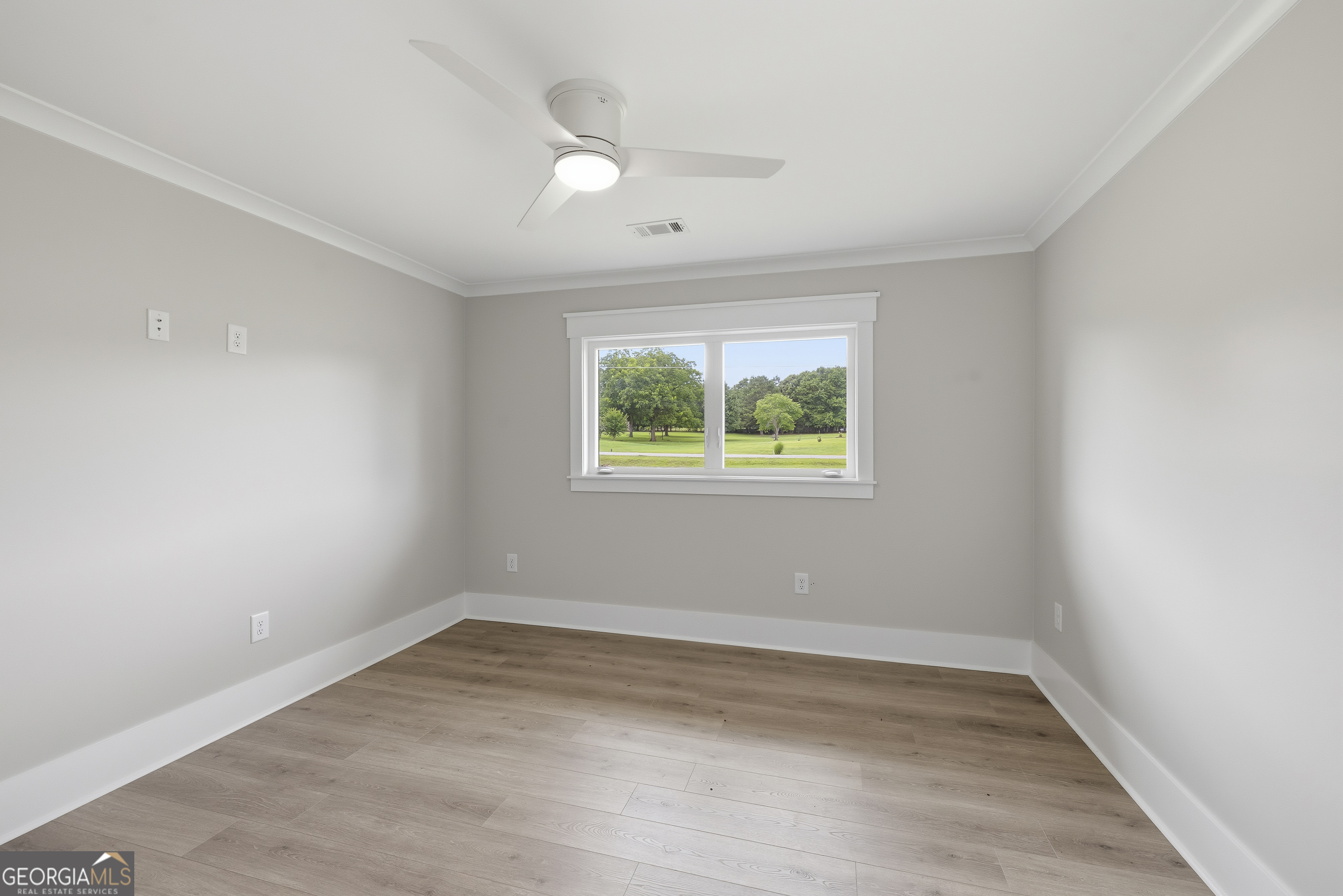 1090 Kenway Dr