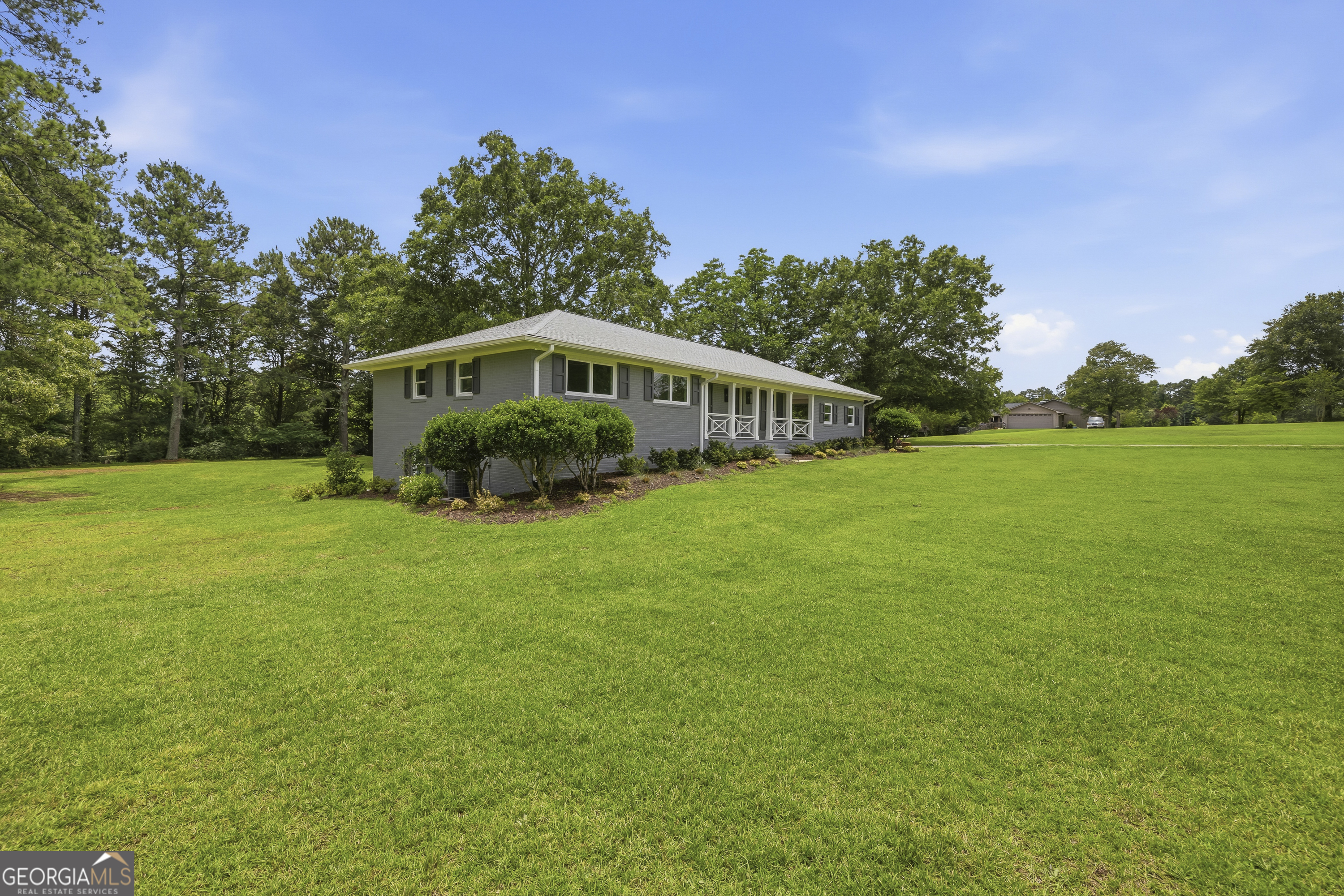 1090 Kenway Dr