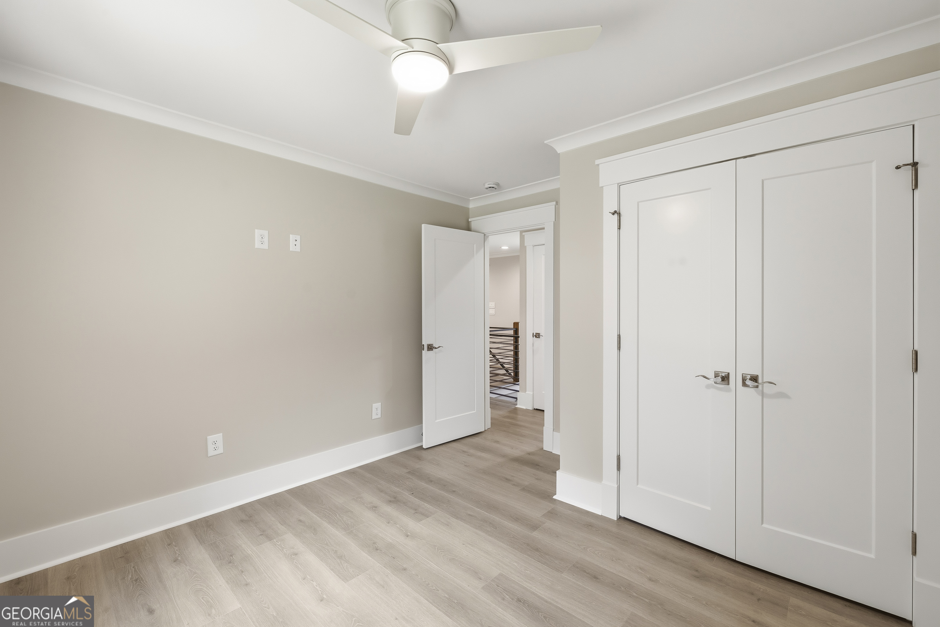 1090 Kenway Dr