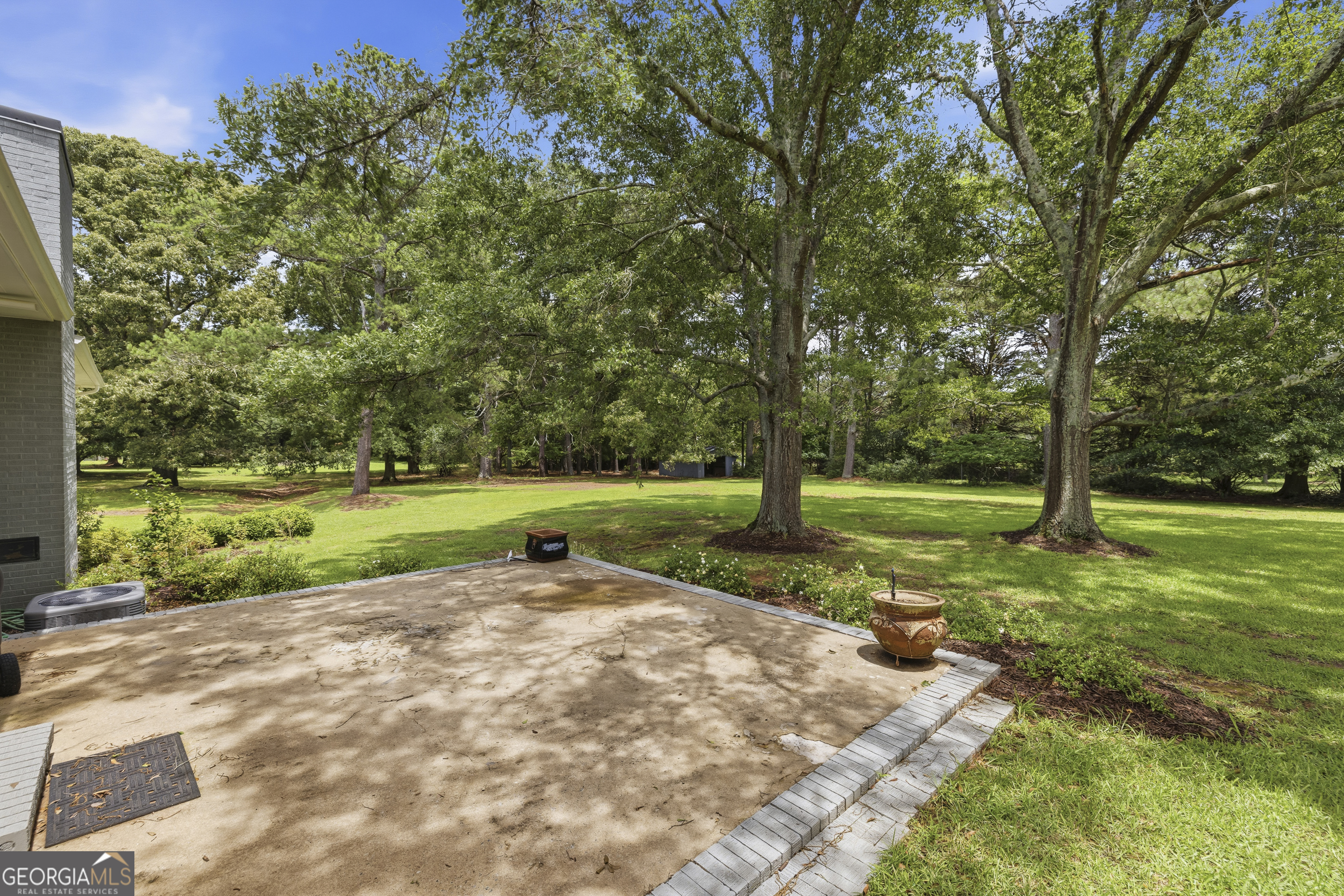 1090 Kenway Dr