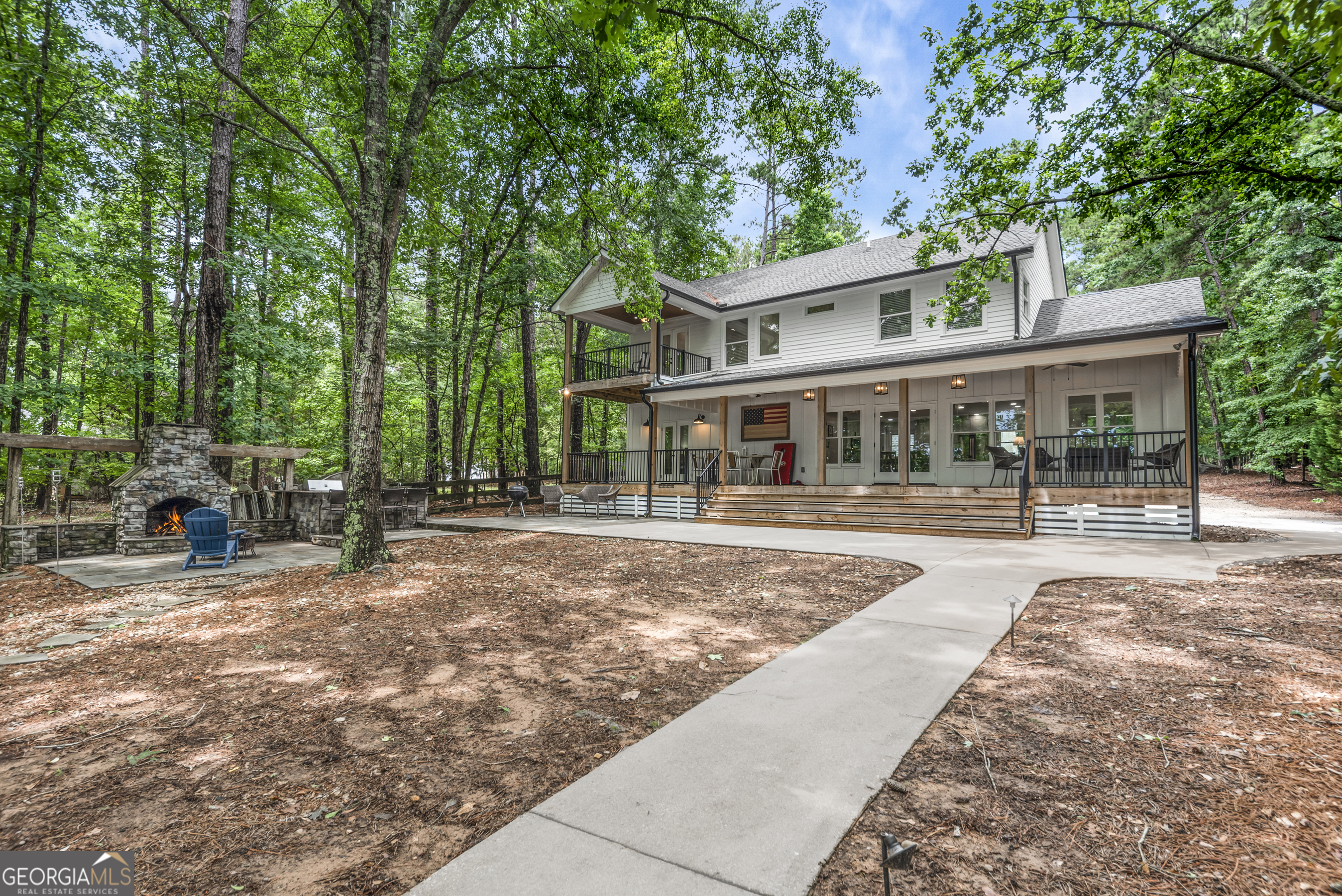 234 Winding River Rd