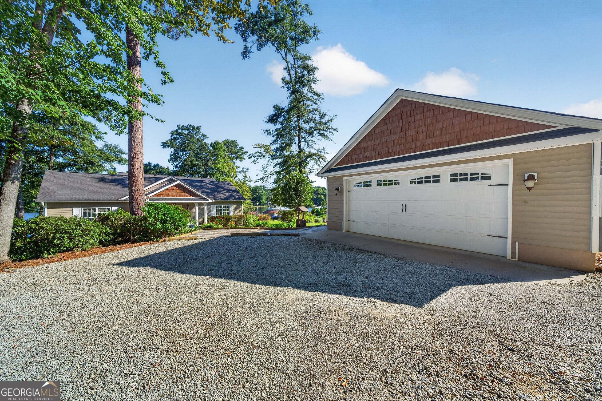 1094 Crooked Creek Road