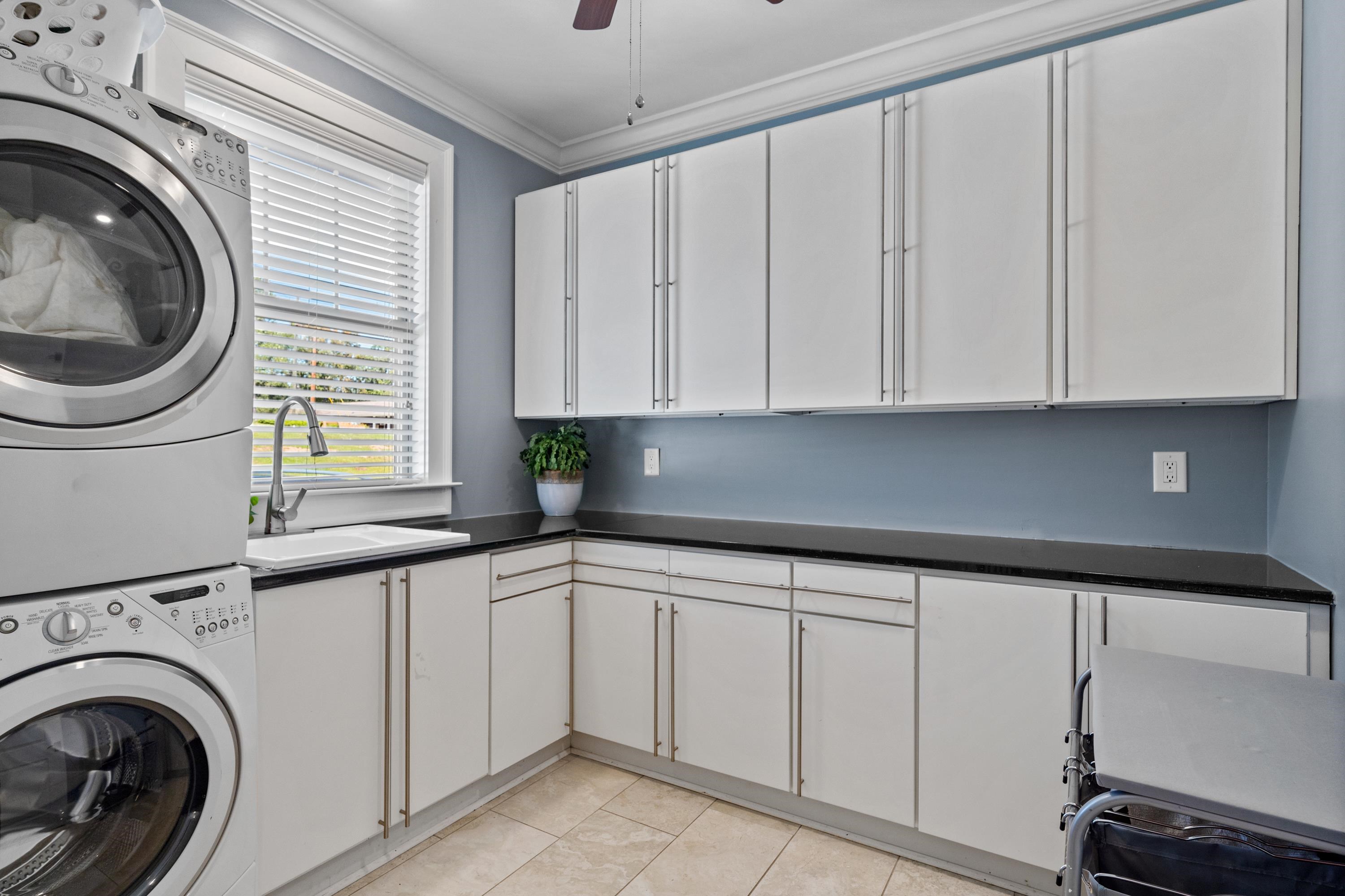 301B W LAKEVIEW DRIVE