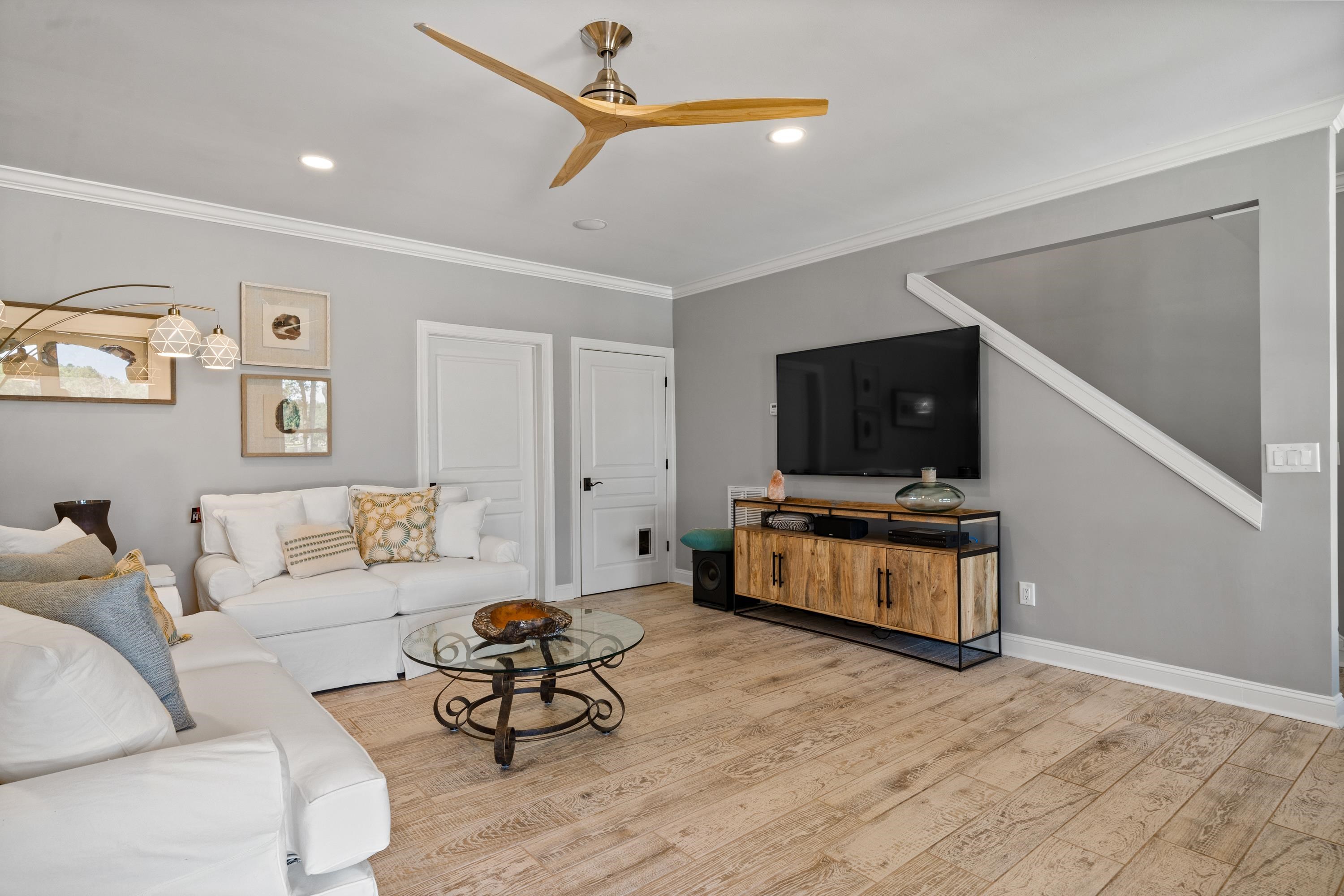 301B W LAKEVIEW DRIVE