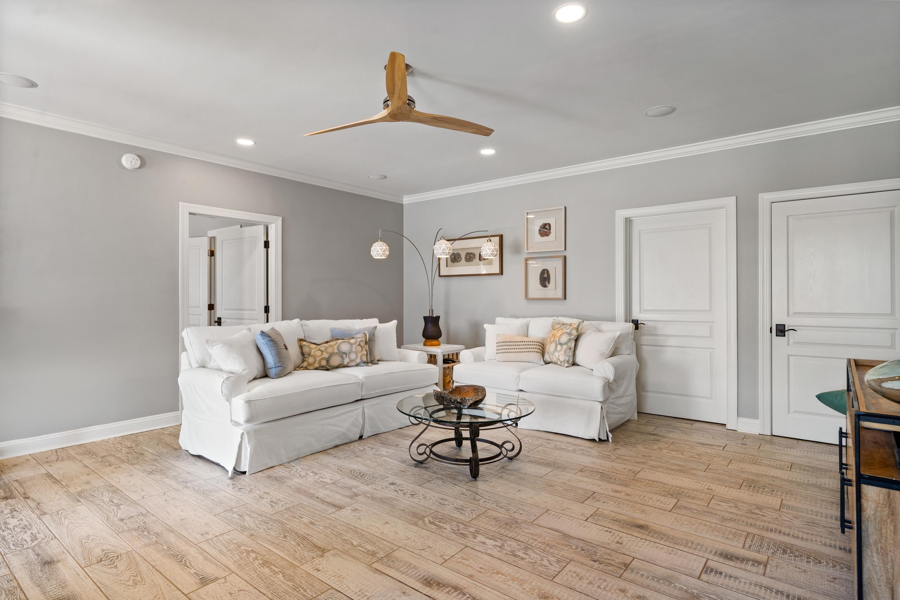 301B W LAKEVIEW DRIVE