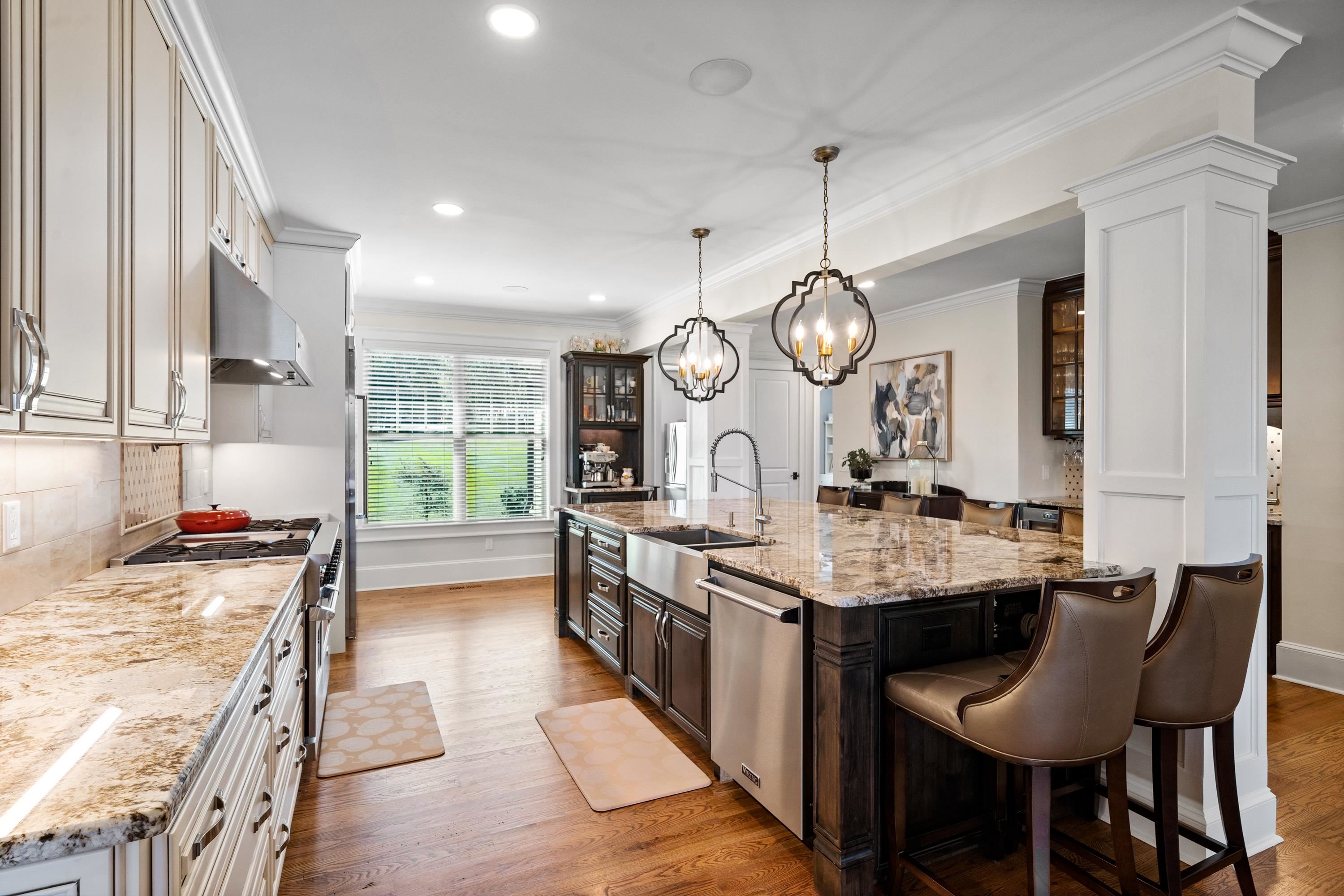 301B W LAKEVIEW DRIVE