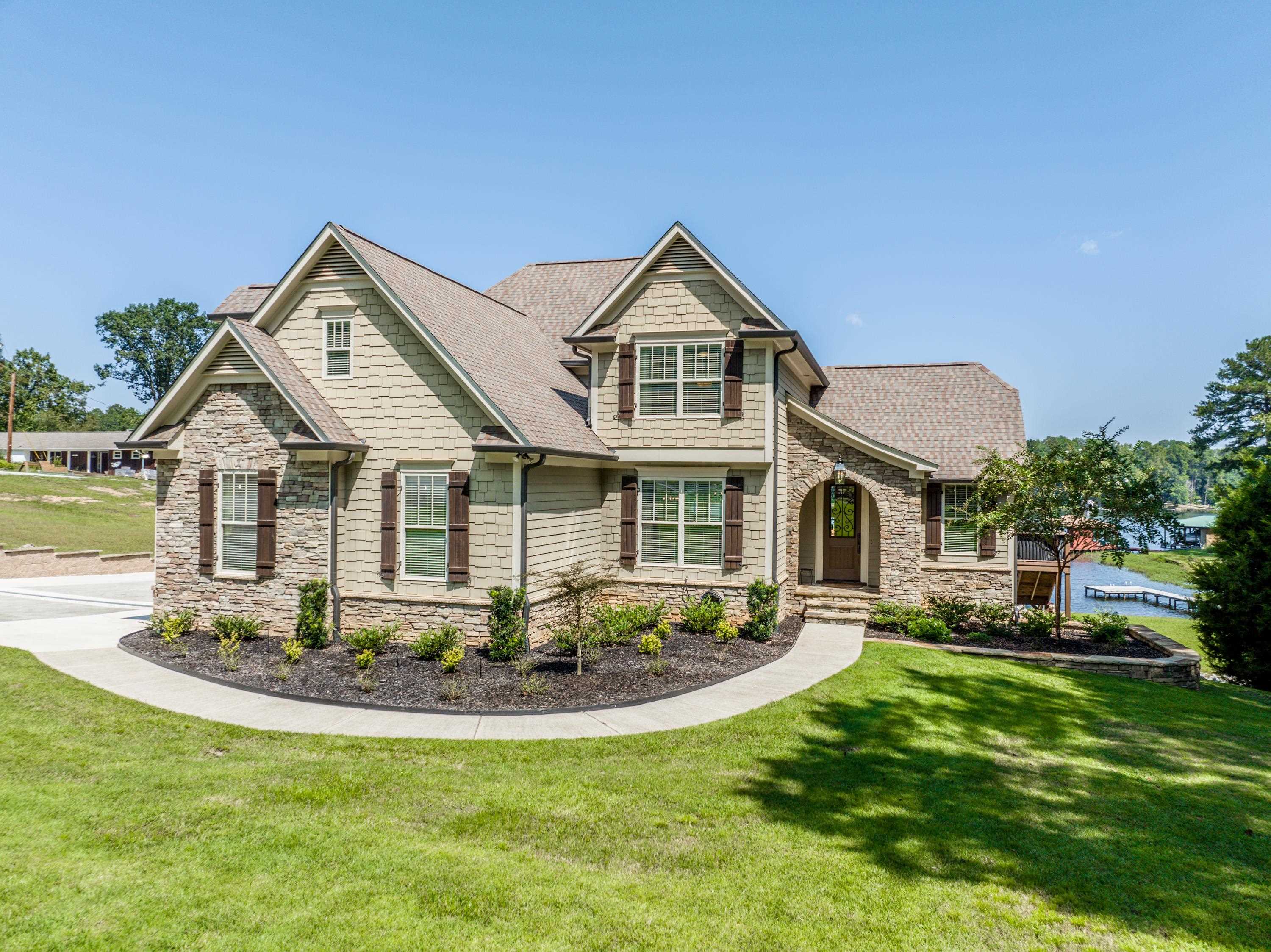 301B W LAKEVIEW DRIVE