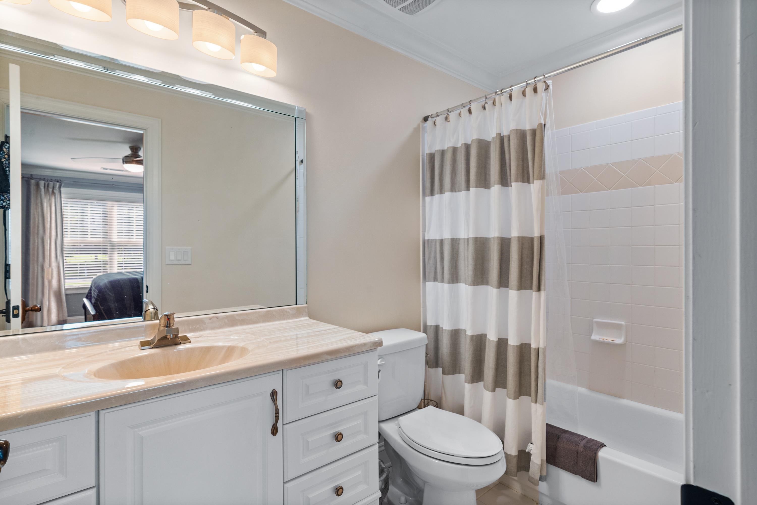 301B W LAKEVIEW DRIVE