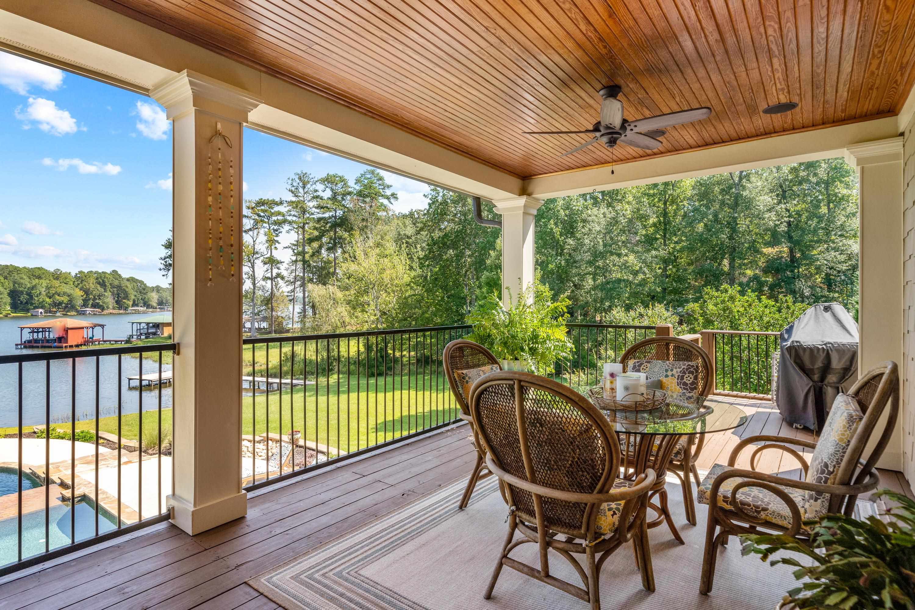 301B W LAKEVIEW DRIVE