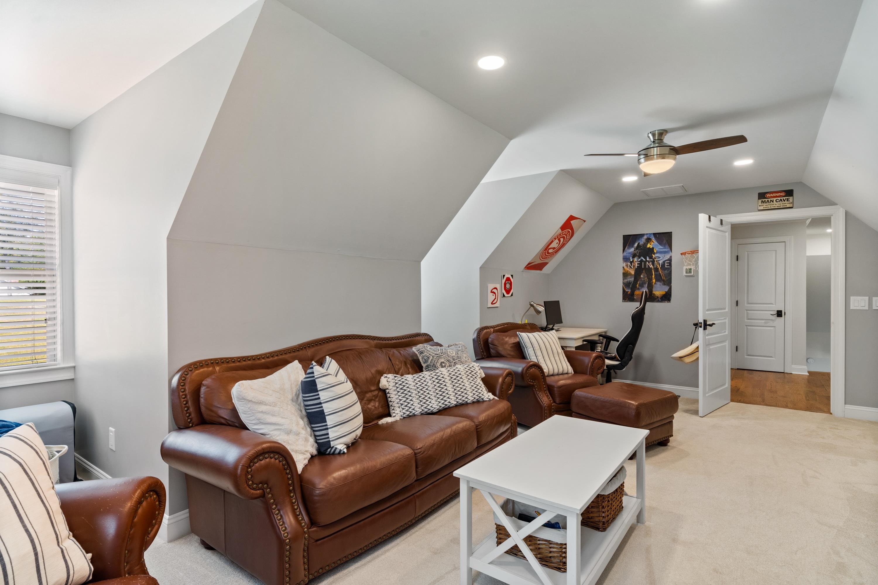 301B W LAKEVIEW DRIVE