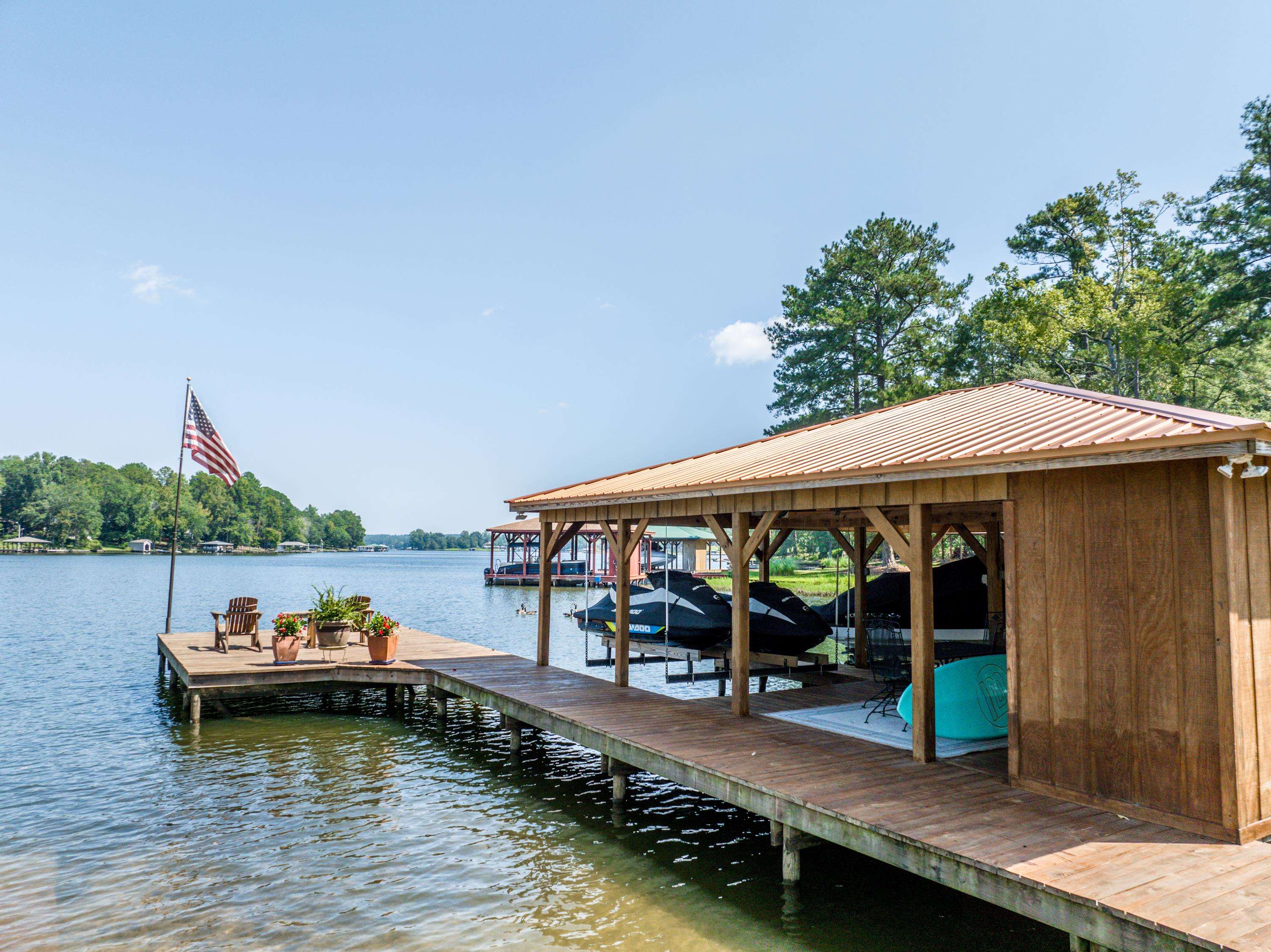 301B W LAKEVIEW DRIVE