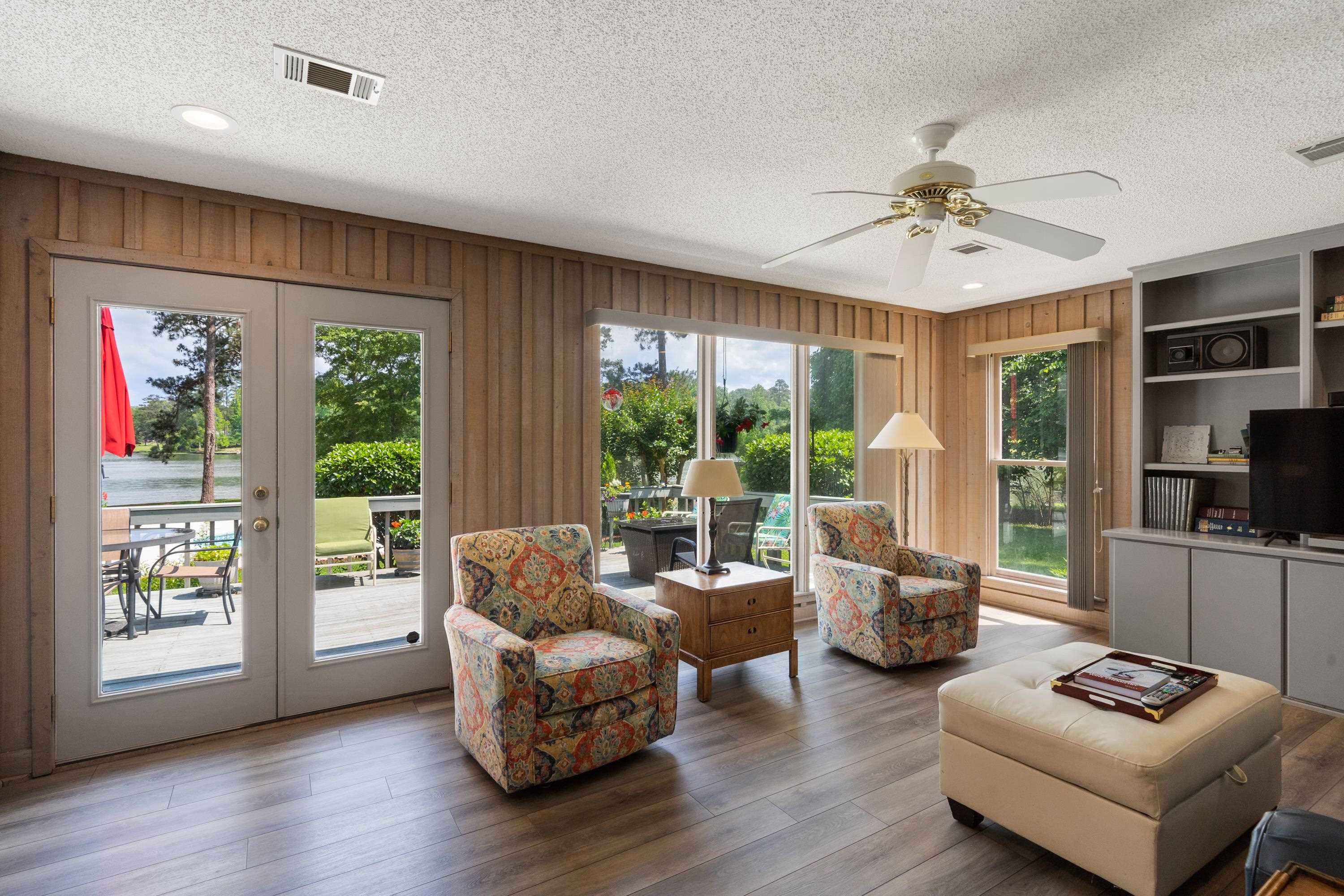 123 LAKECREST DRIVE