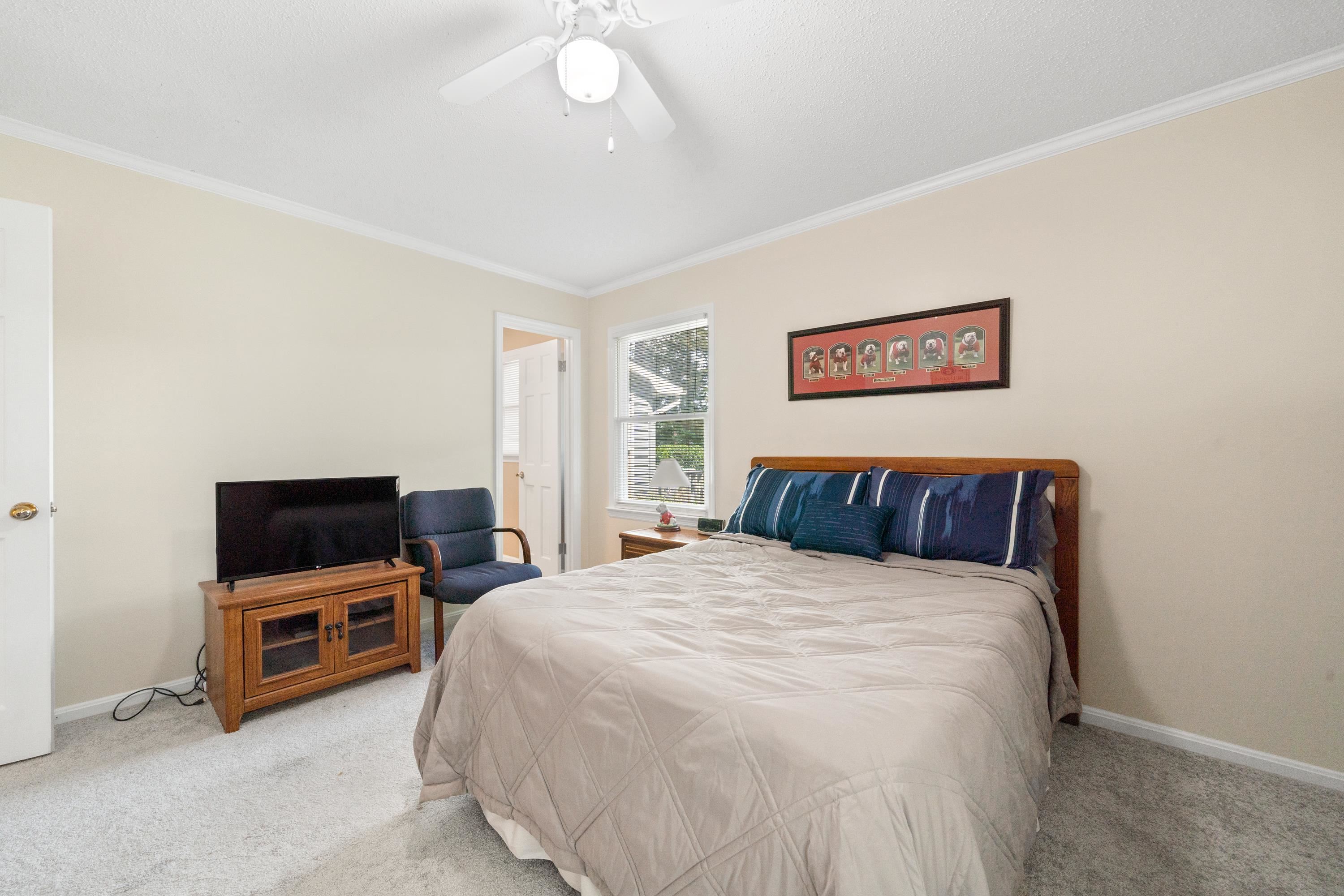 123 LAKECREST DRIVE