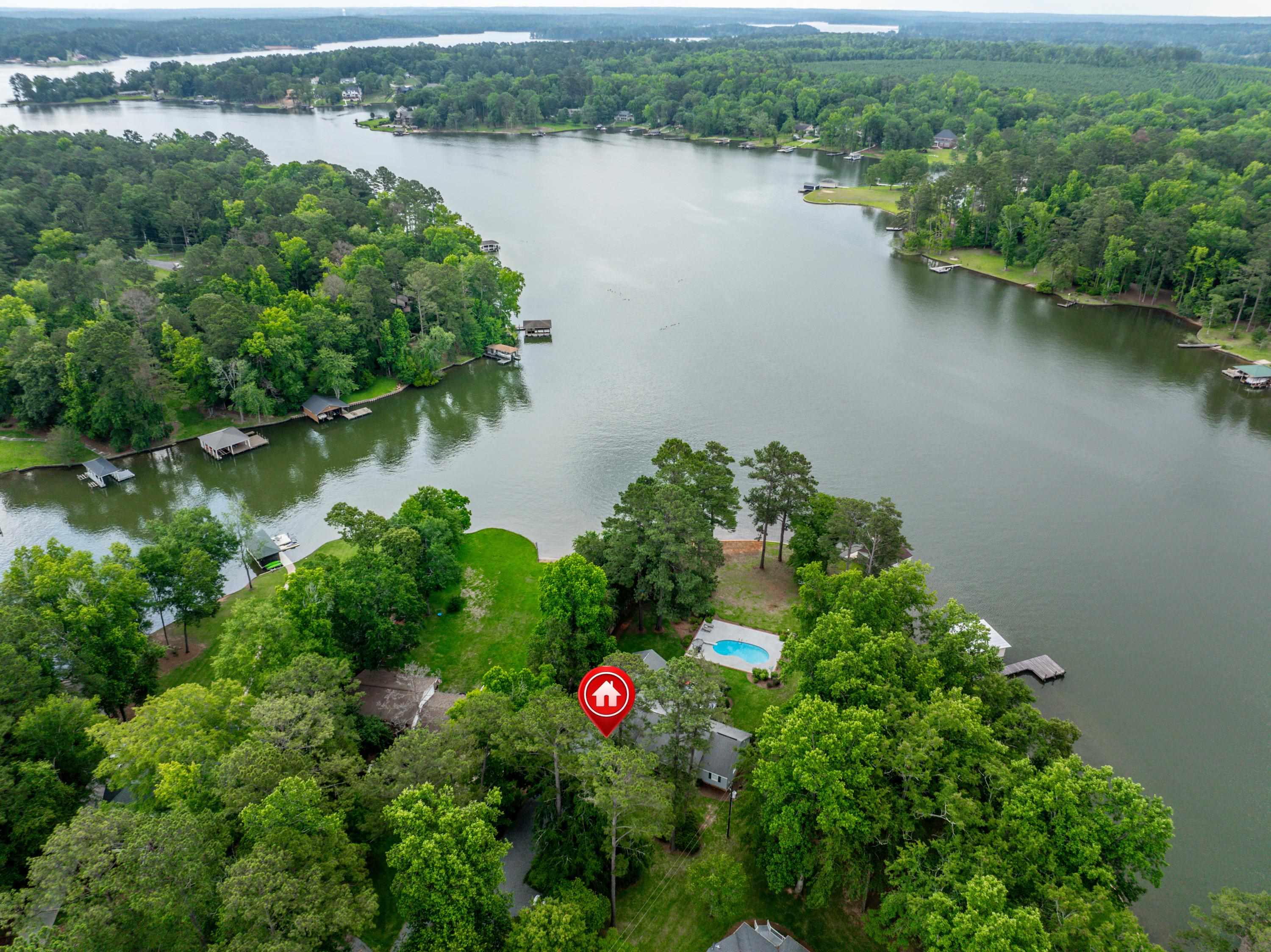 123 LAKECREST DRIVE
