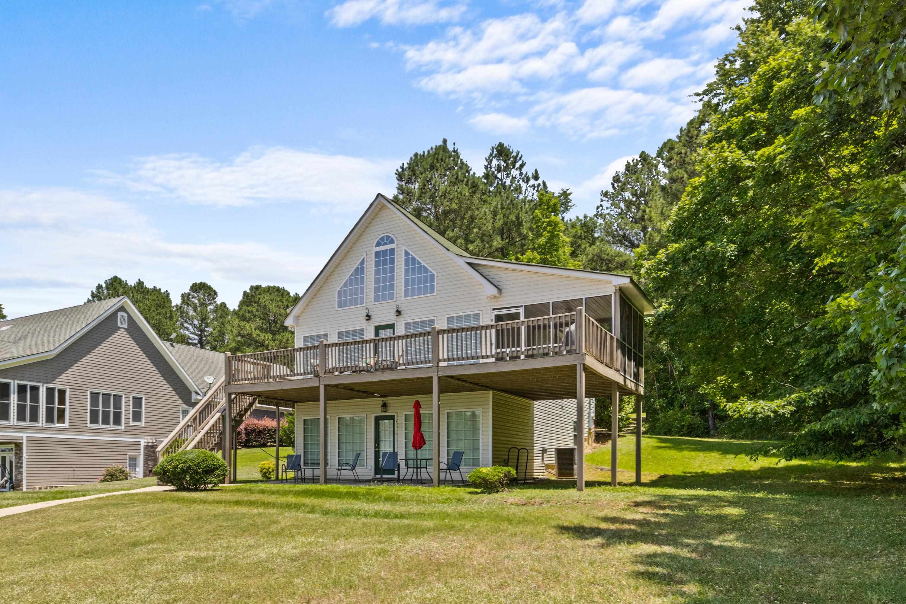 1254 LAKE CREST DRIVE