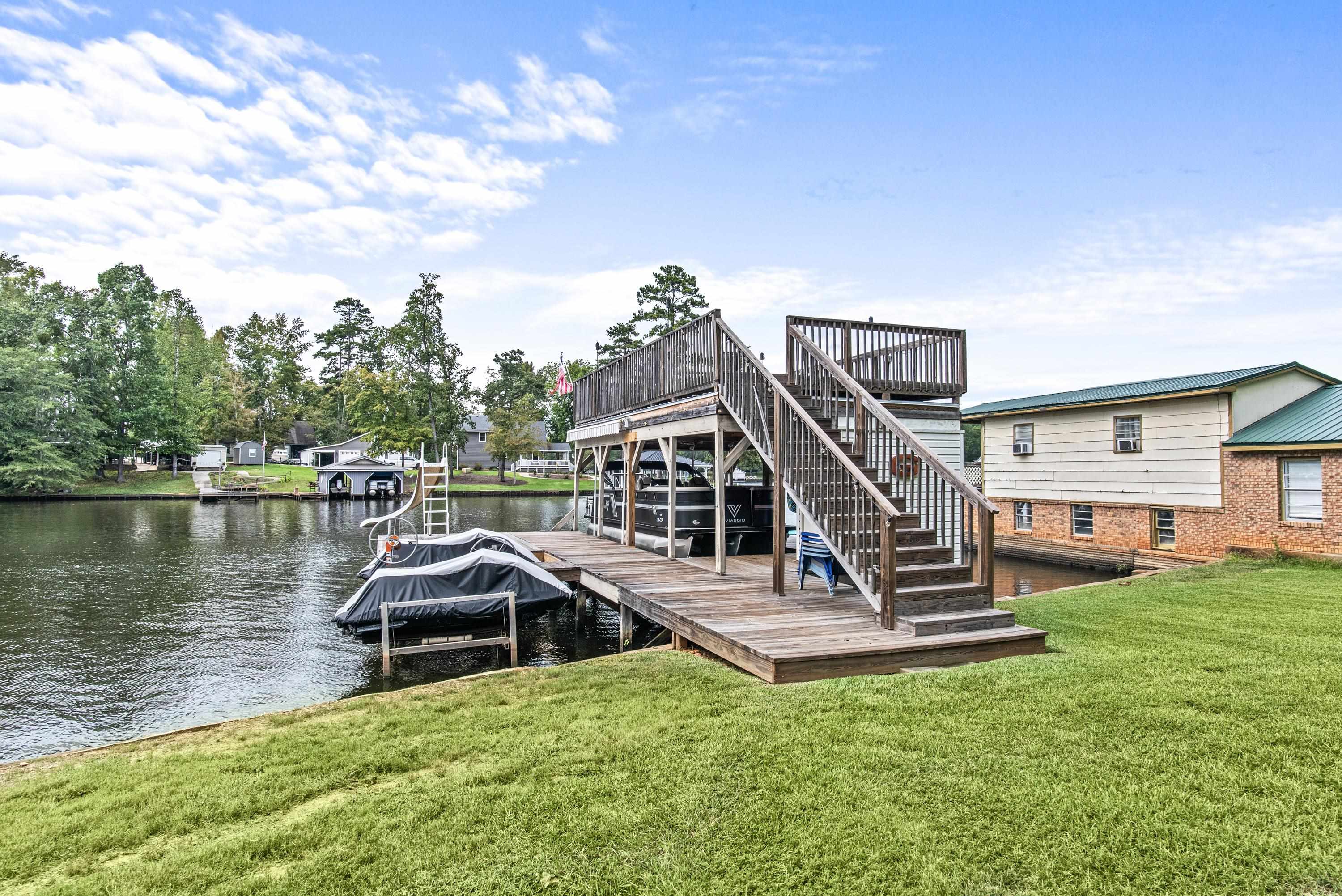 252 SHELTON DRIVE
