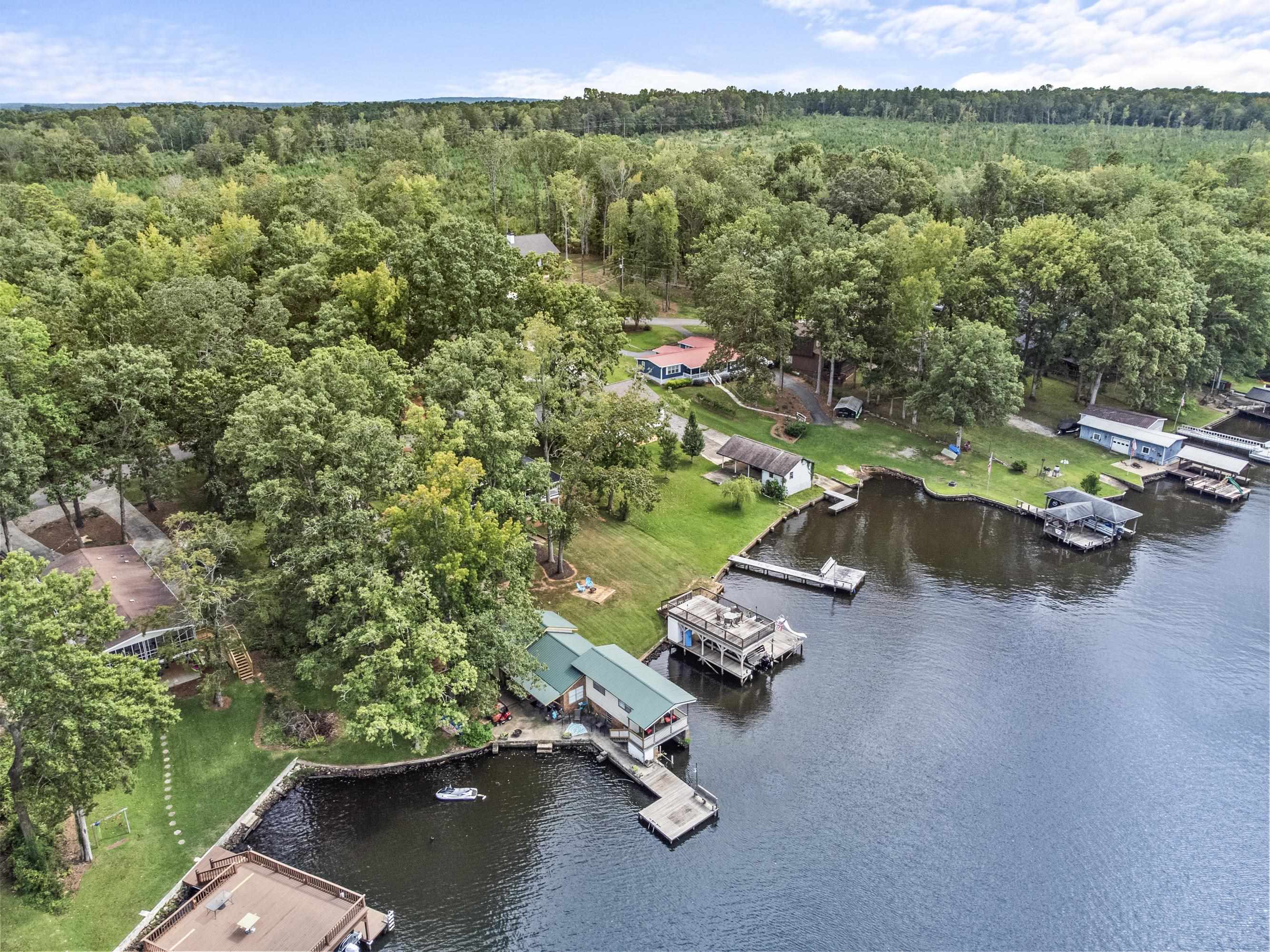 252 SHELTON DRIVE