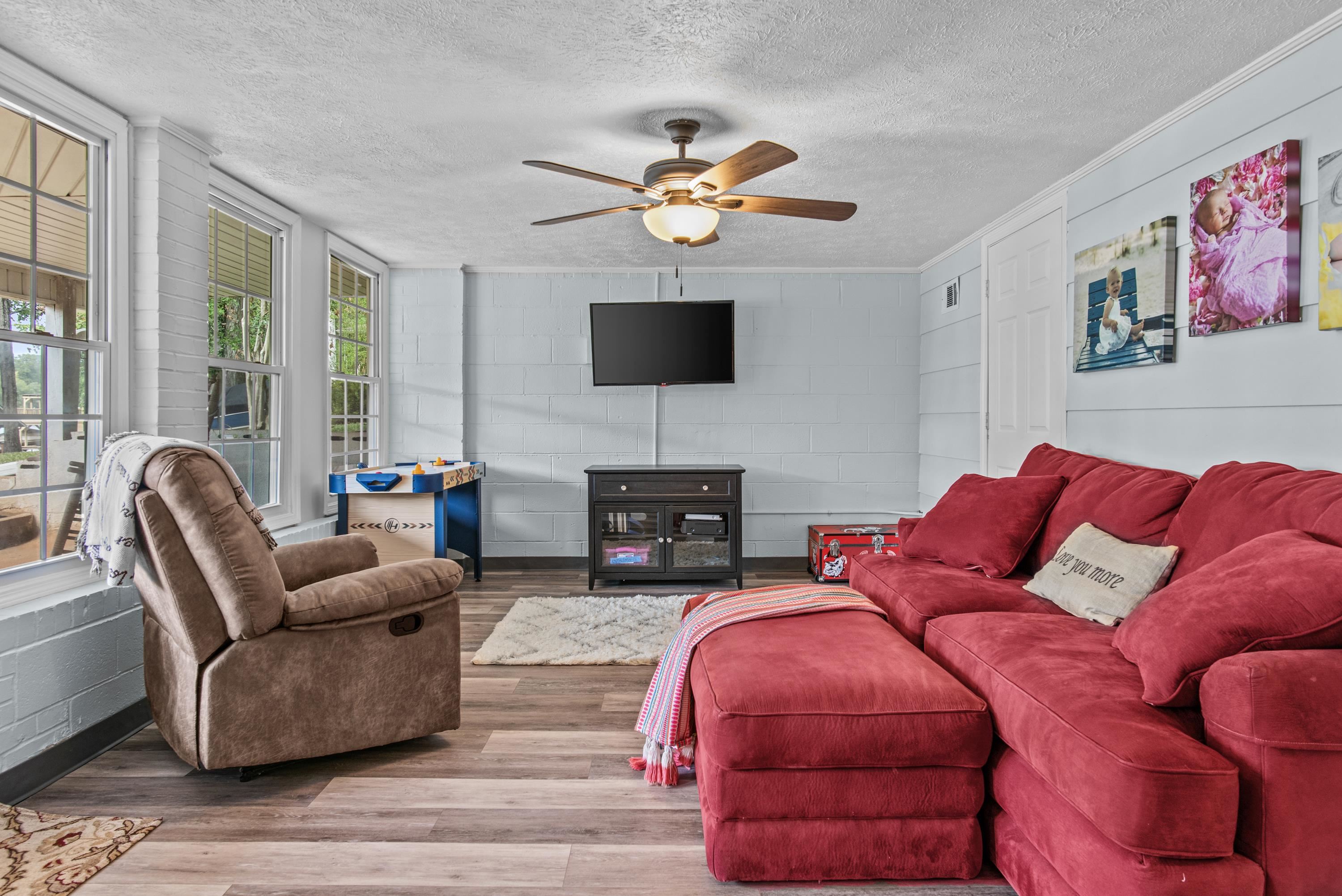 252 SHELTON DRIVE