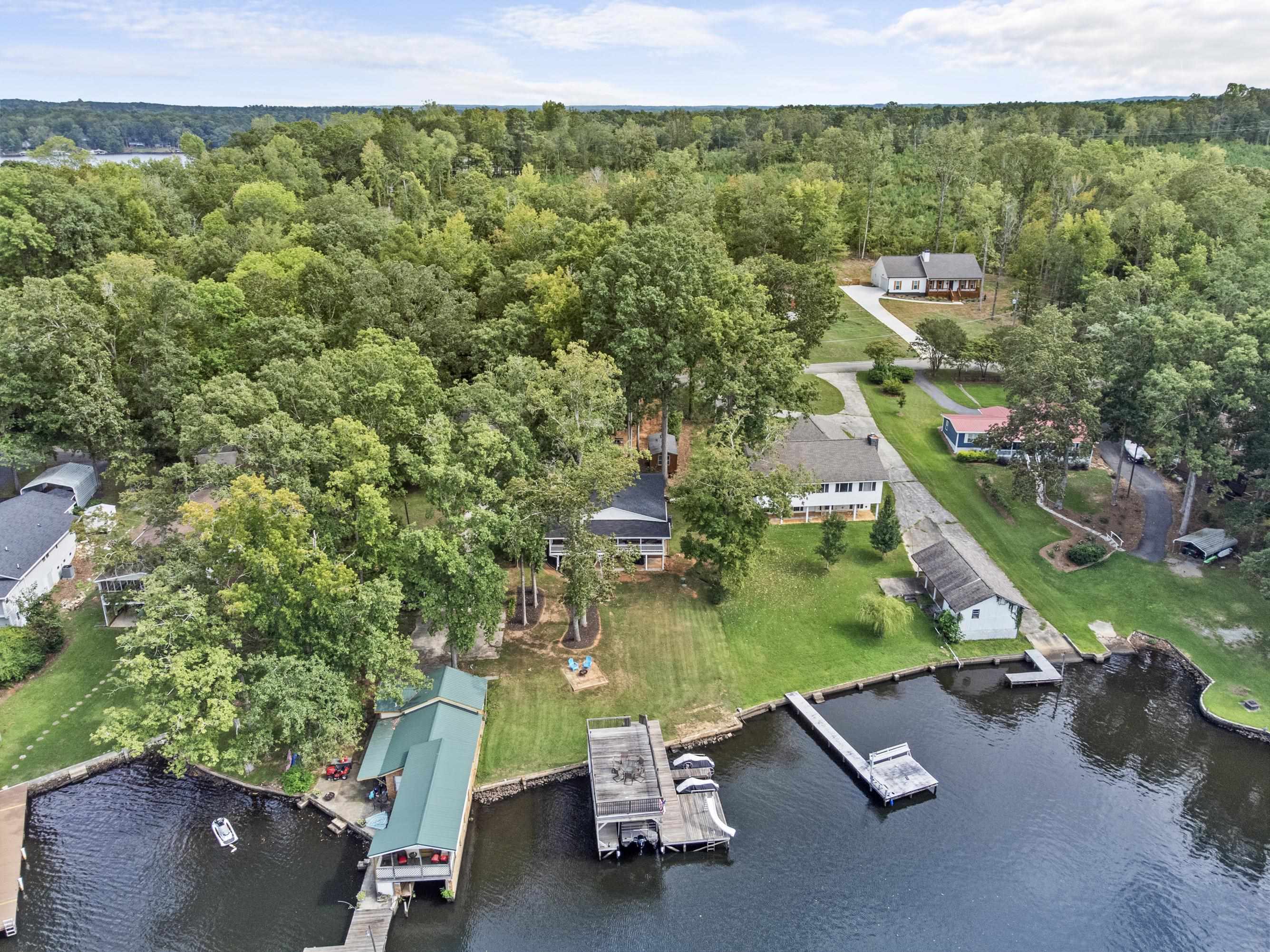 252 SHELTON DRIVE