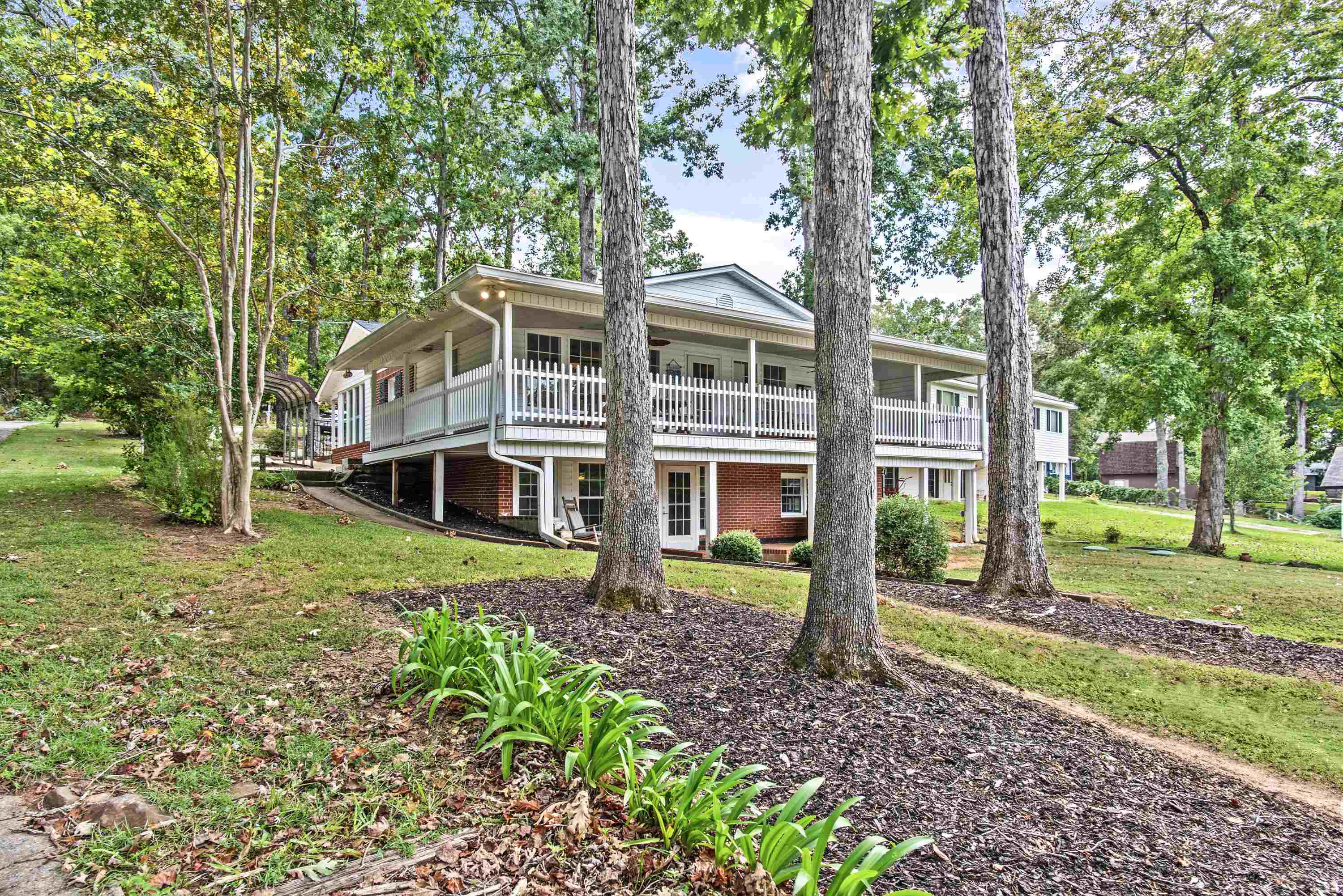 252 SHELTON DRIVE