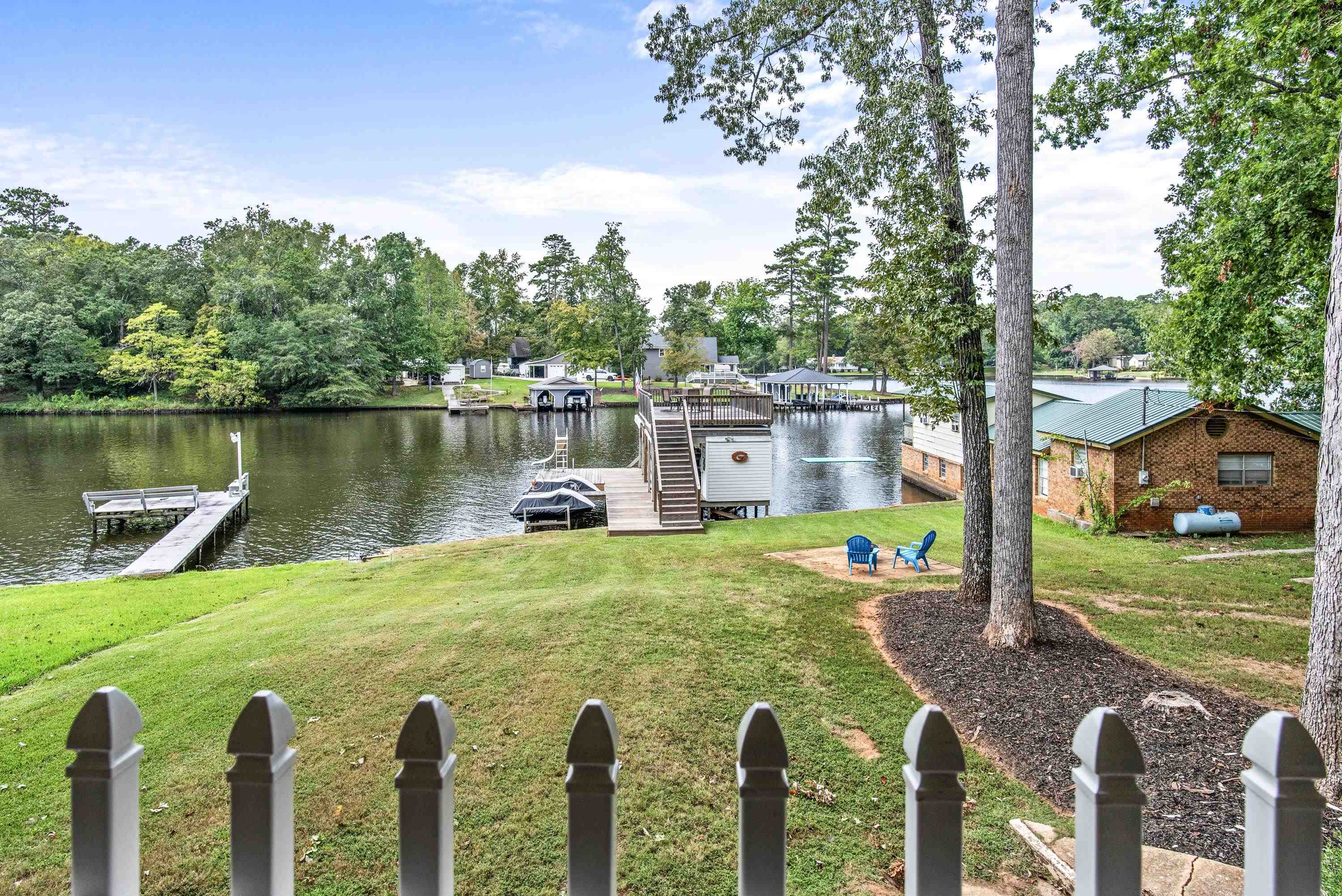 252 SHELTON DRIVE