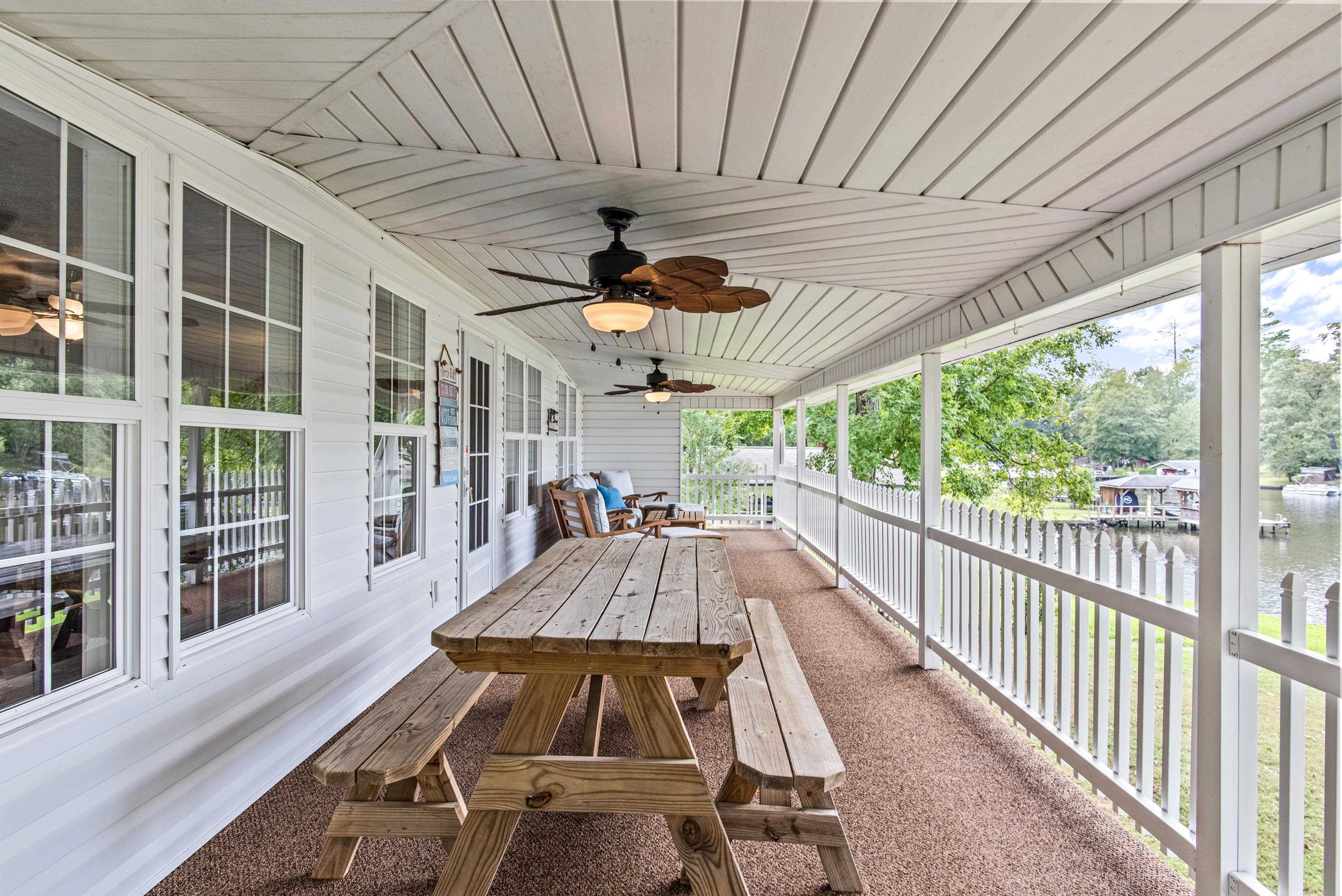 252 SHELTON DRIVE