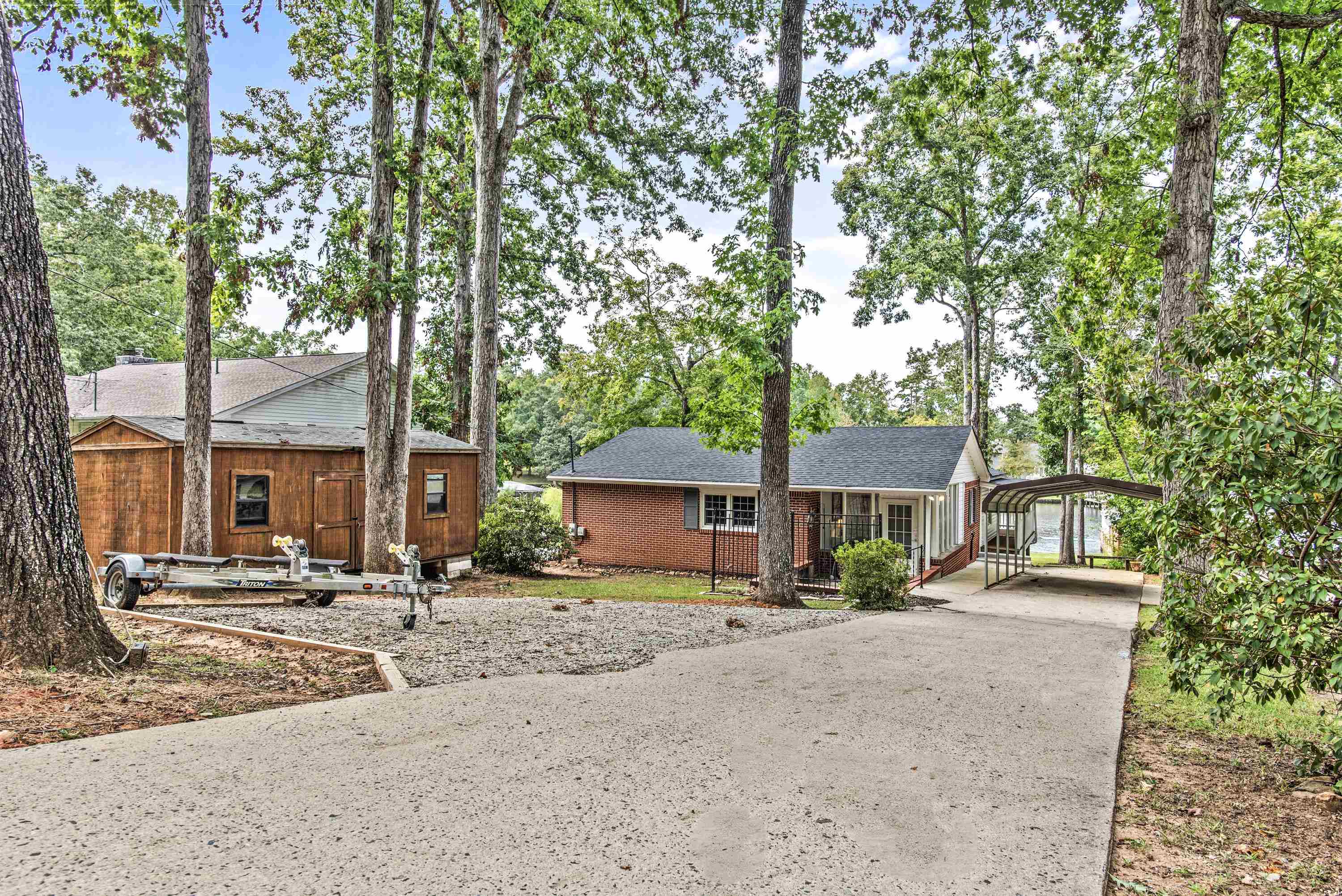 252 SHELTON DRIVE