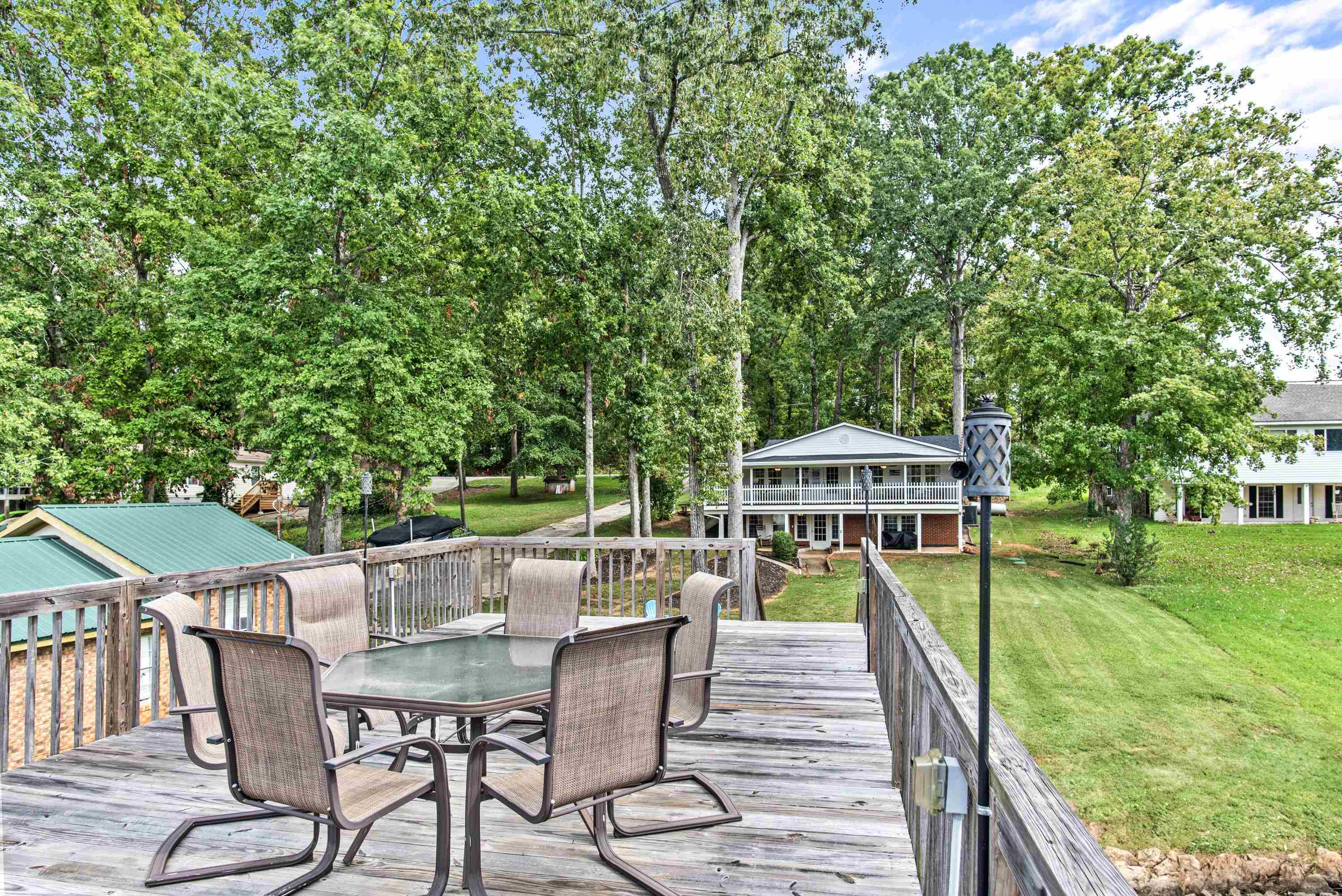 252 SHELTON DRIVE