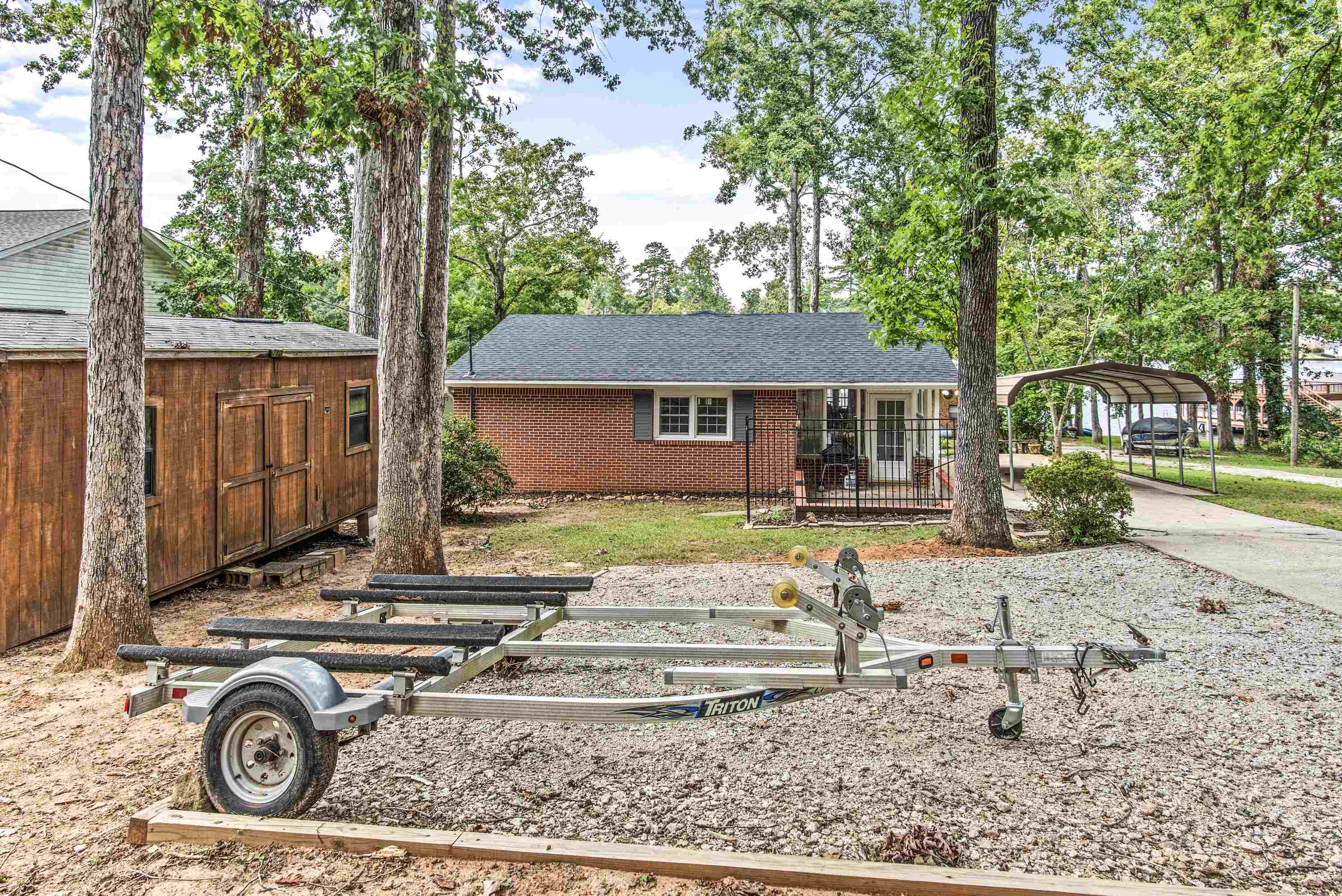 252 SHELTON DRIVE