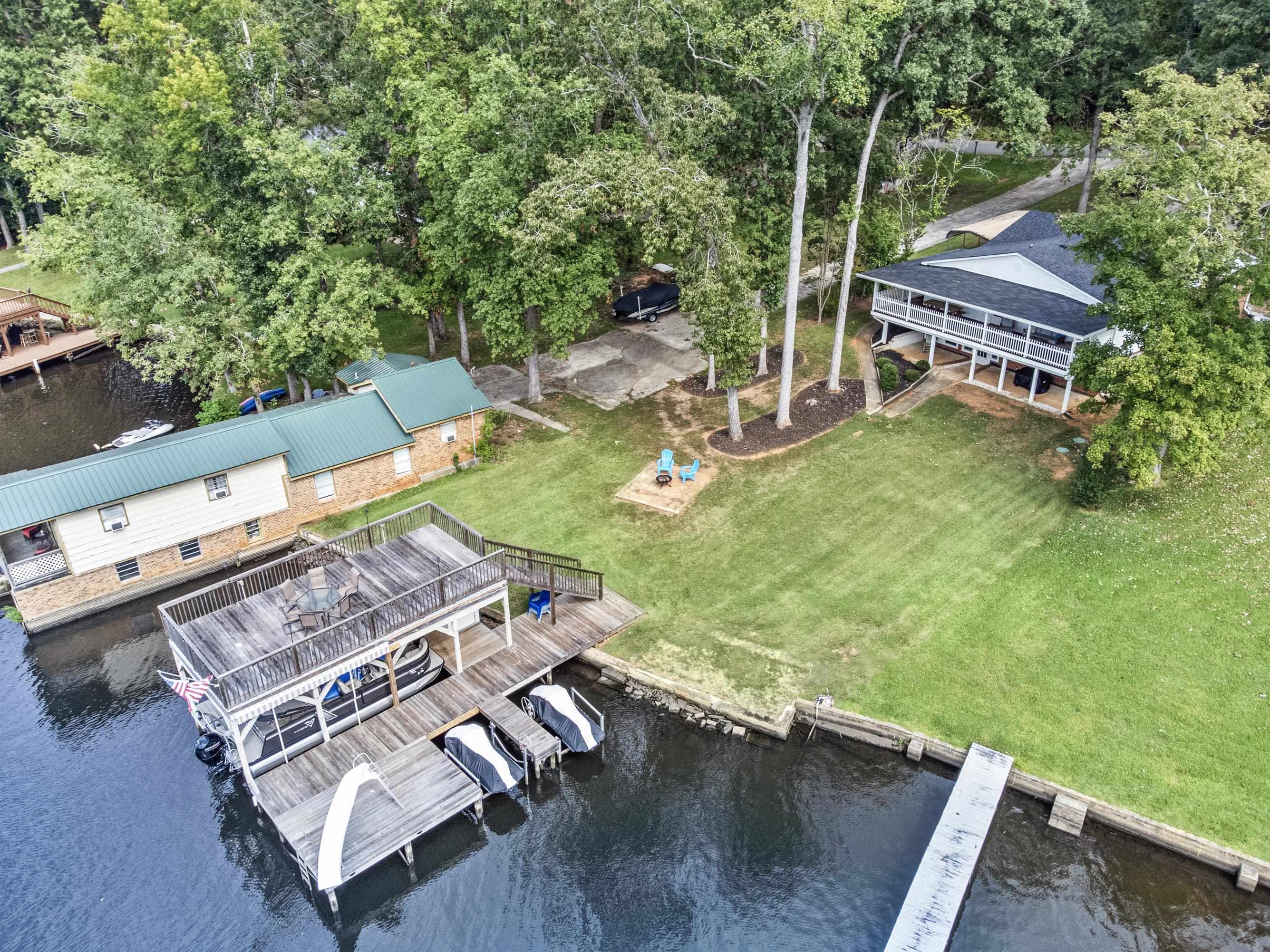 252 SHELTON DRIVE