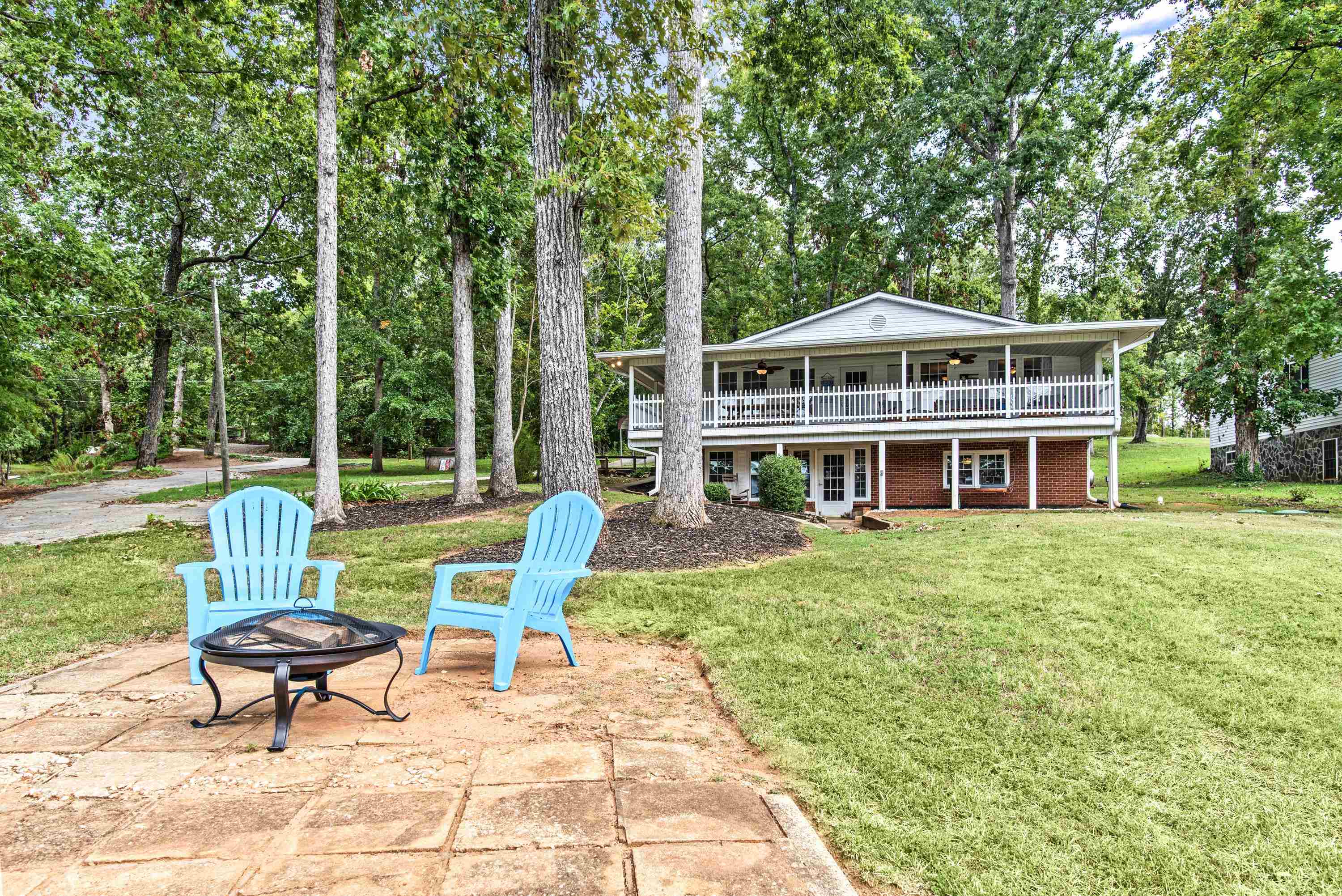 252 SHELTON DRIVE