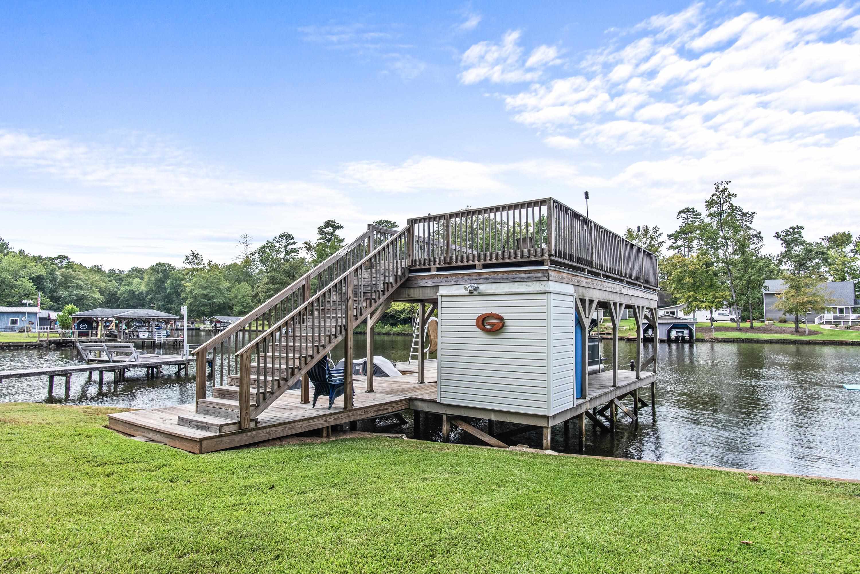 252 SHELTON DRIVE