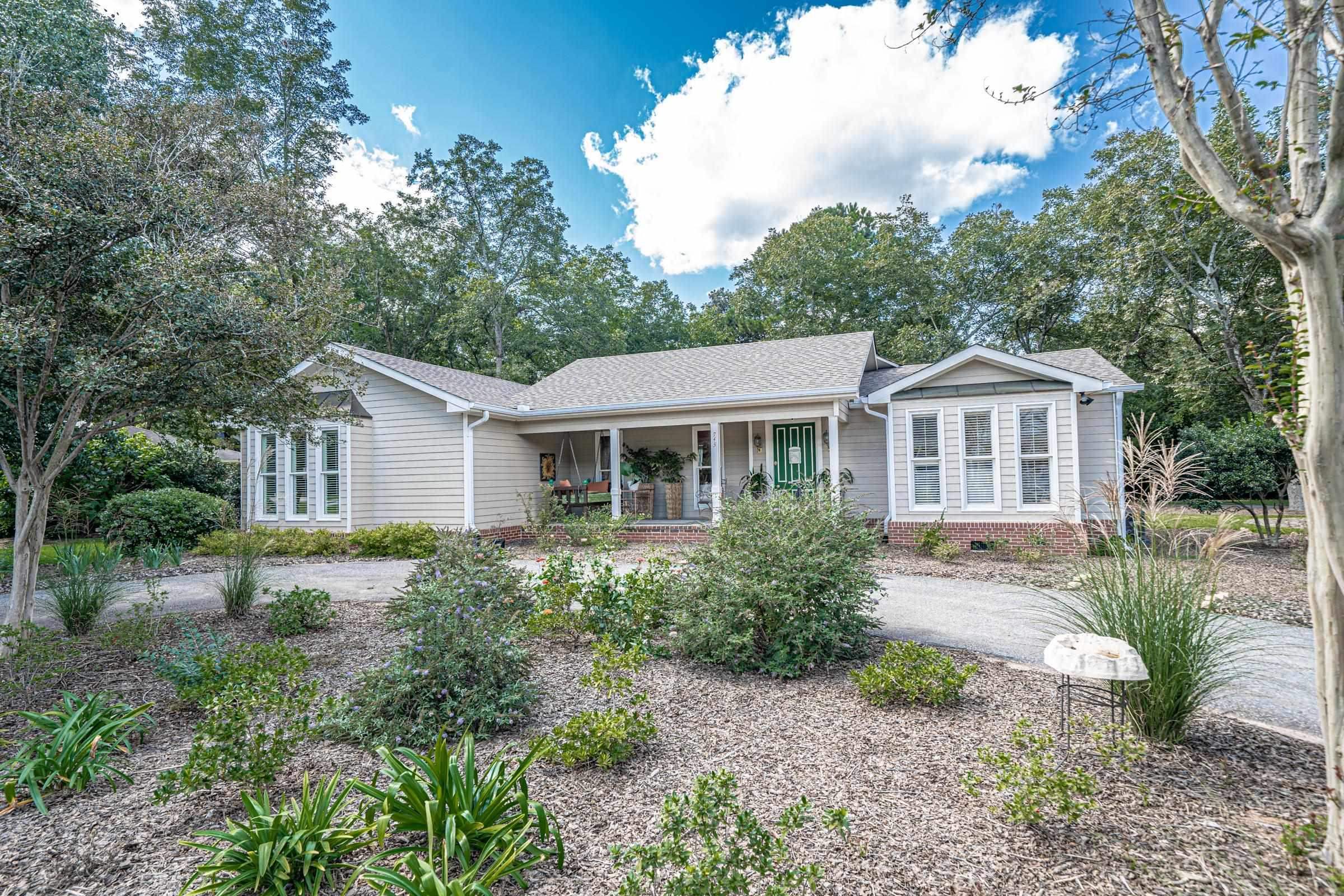 945 OLD POST ROAD