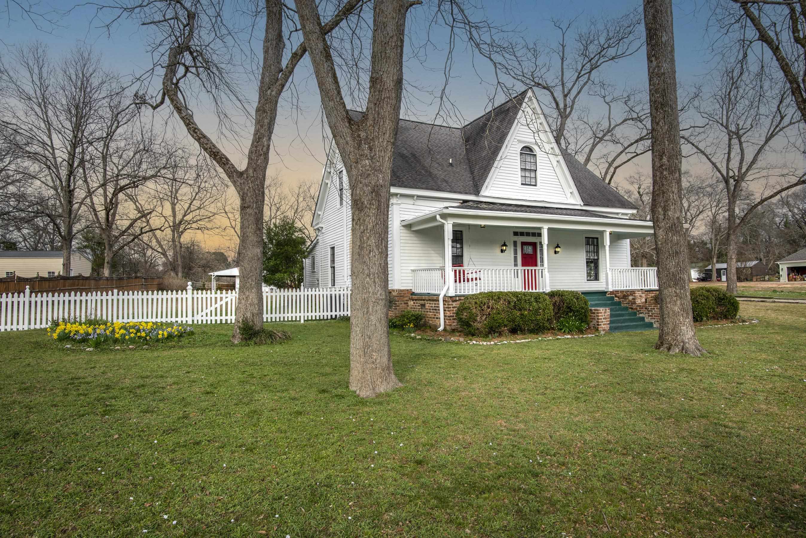 194 W MAIN STREET