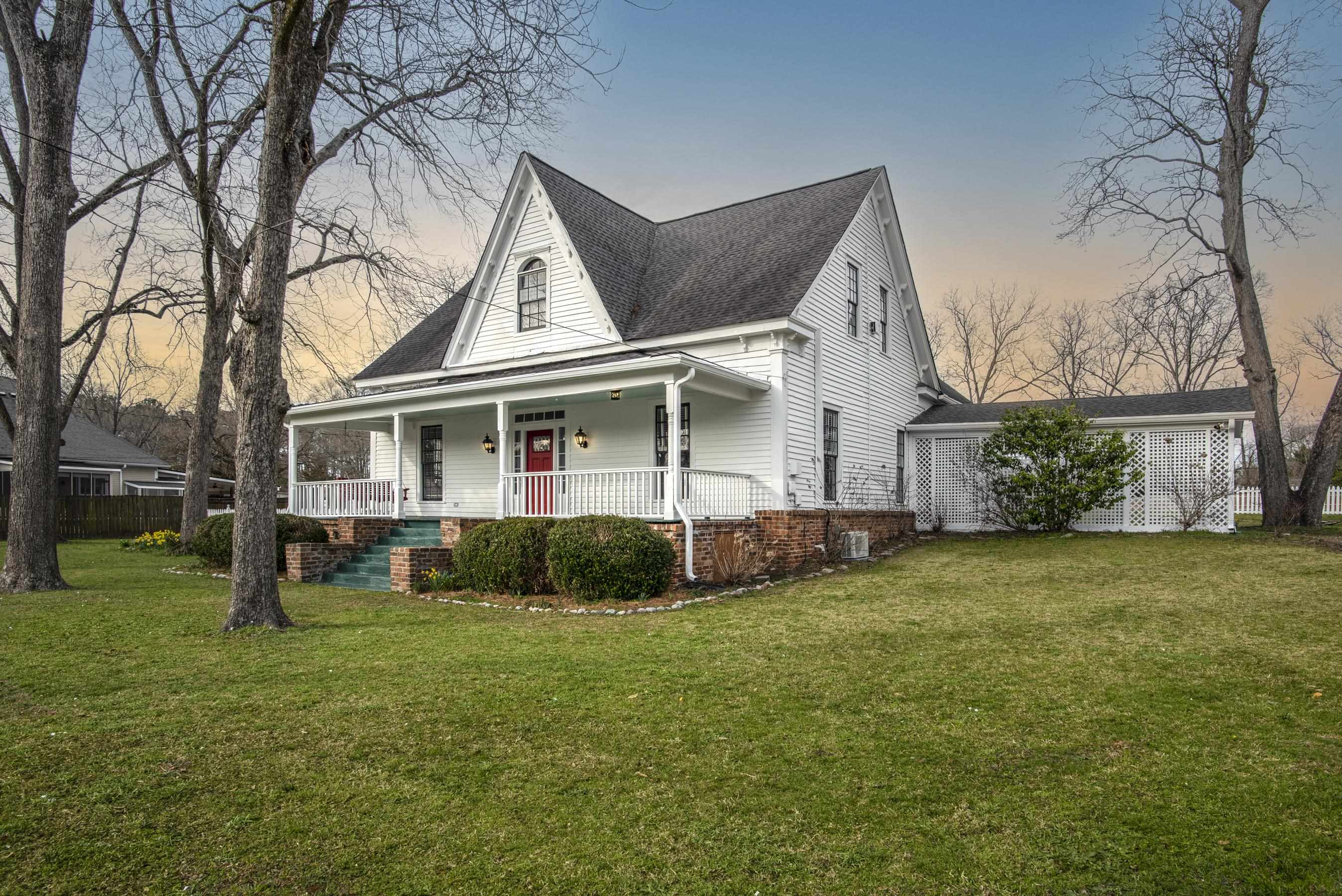 194 W MAIN STREET