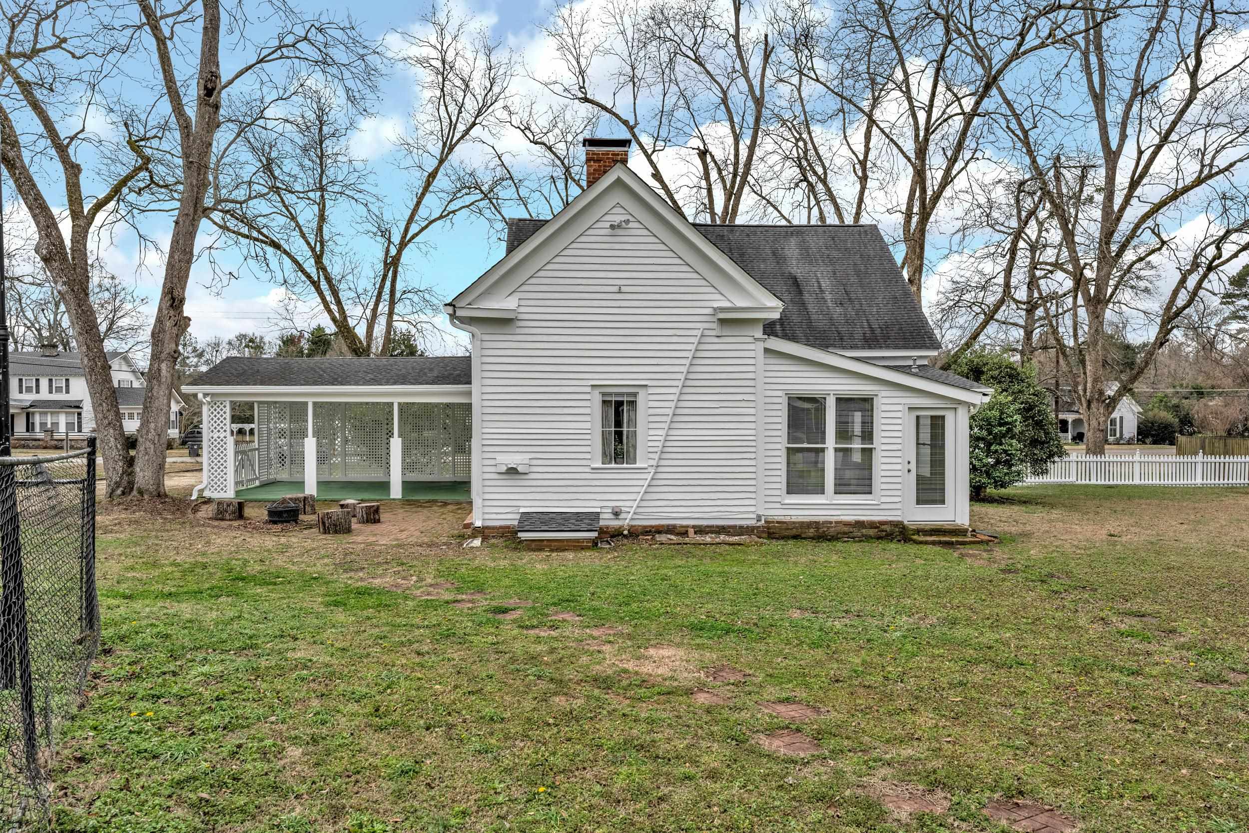 194 W MAIN STREET