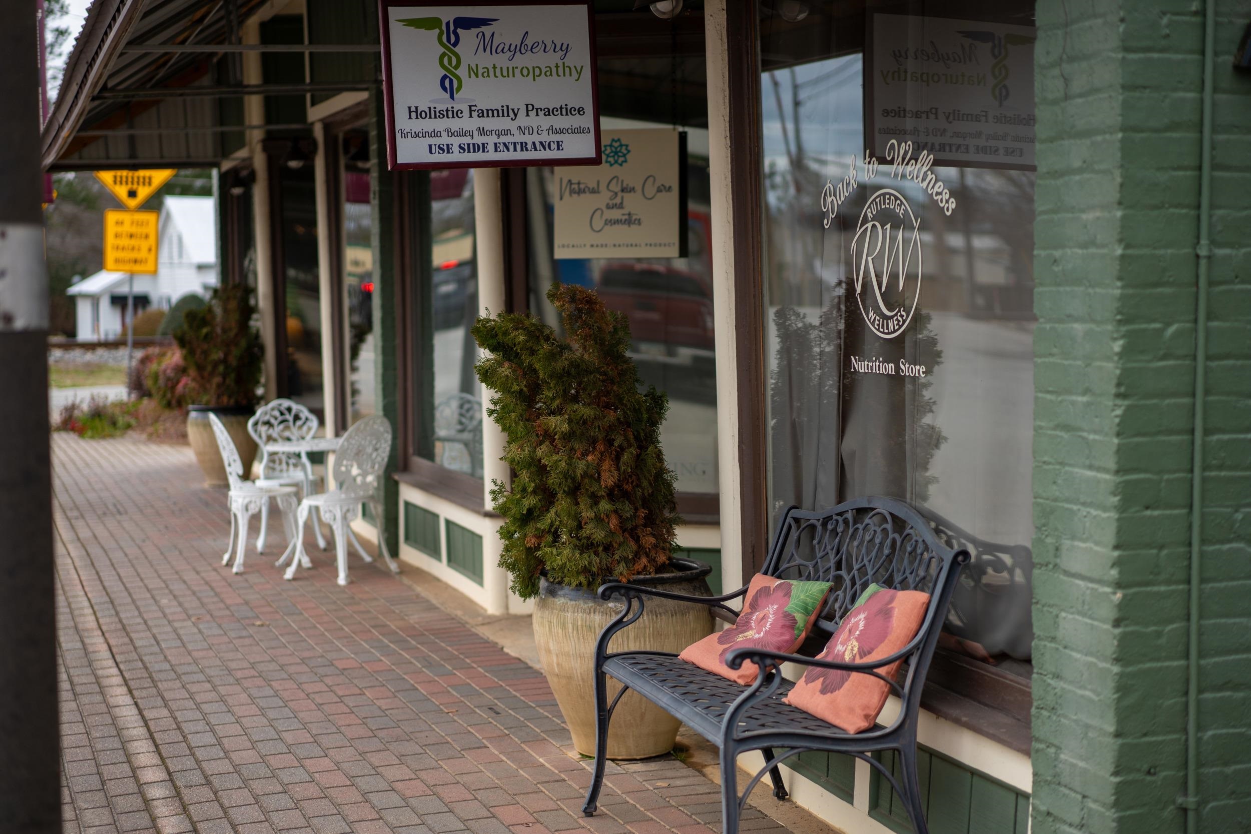 194 W MAIN STREET