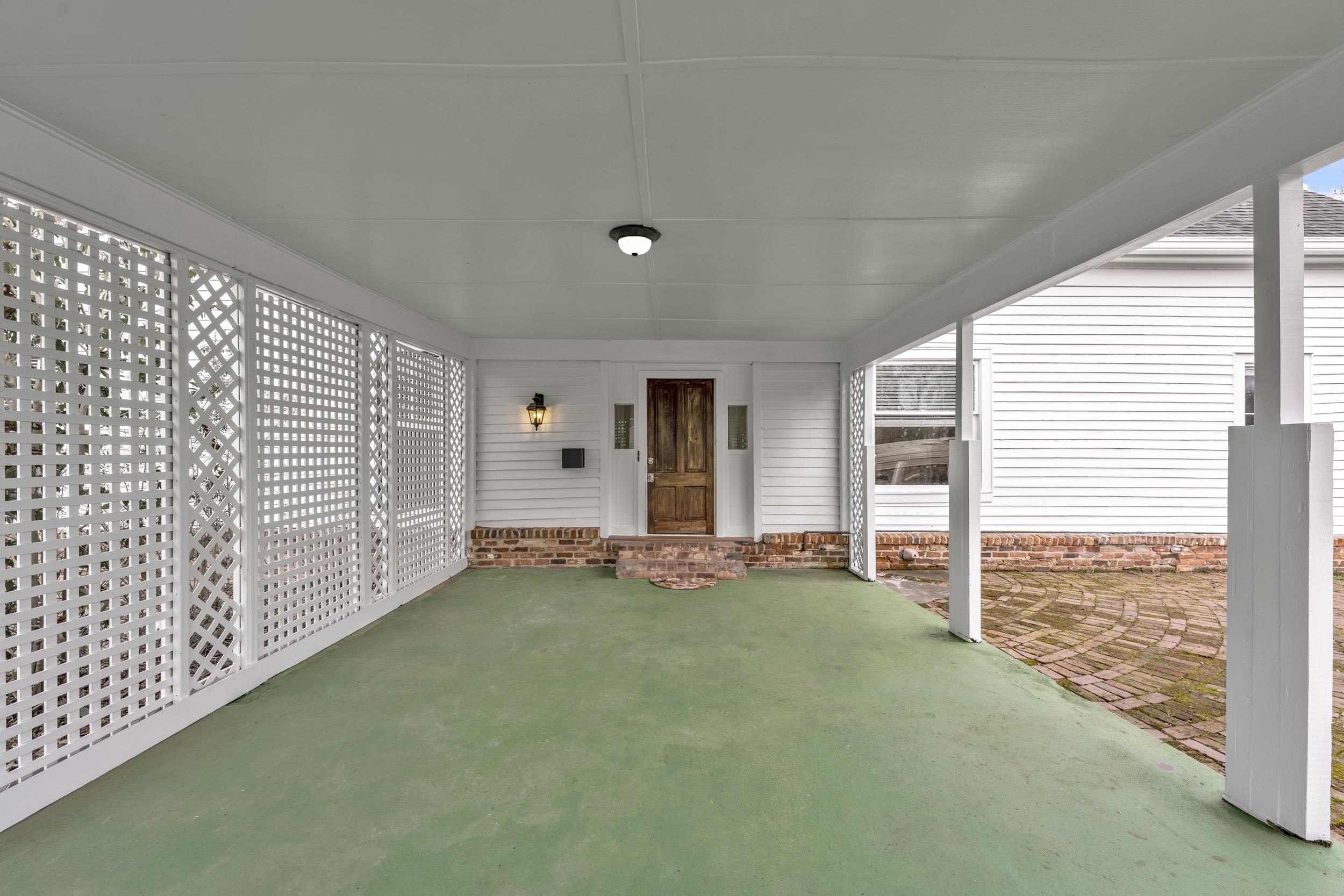 194 W MAIN STREET