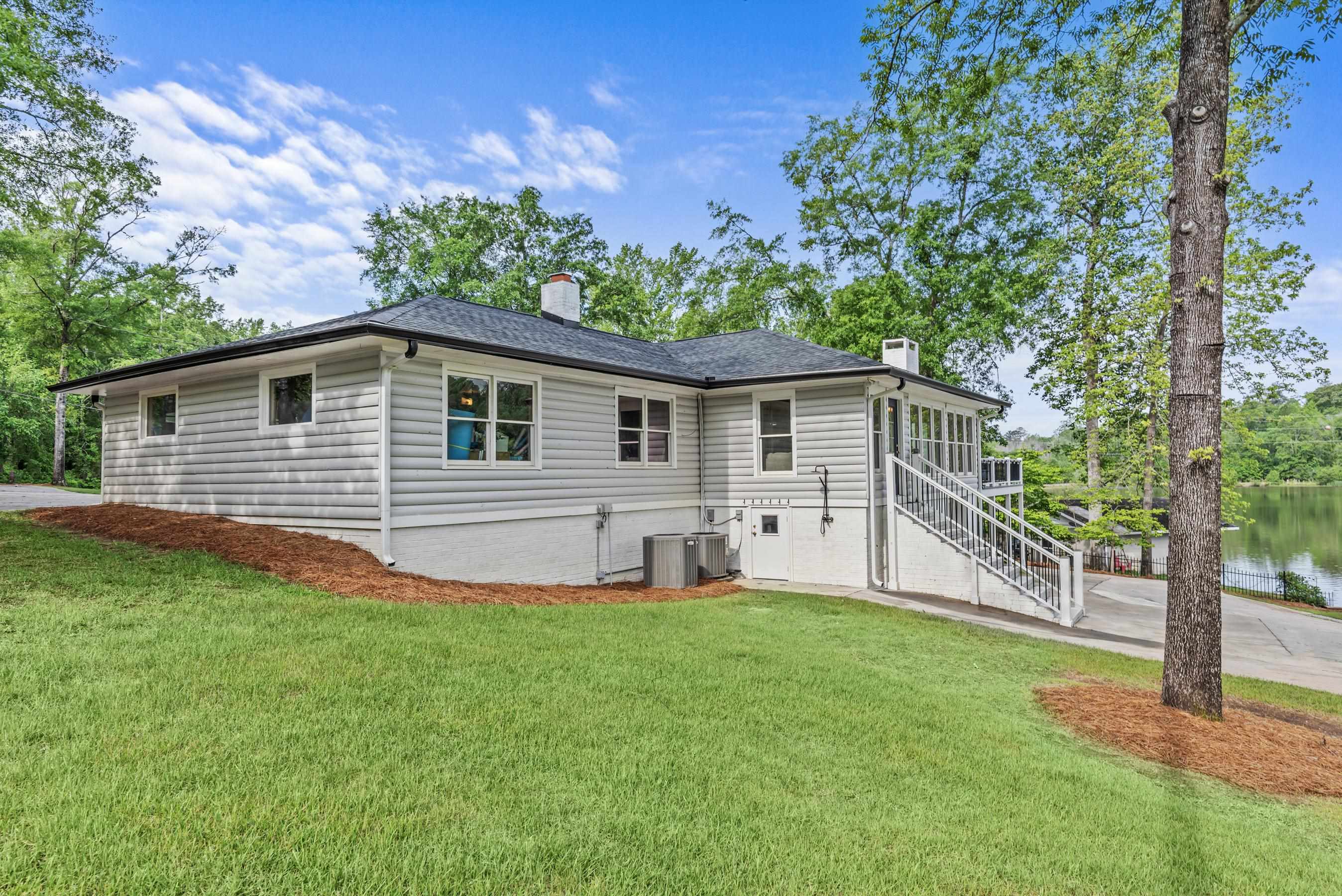 307 W LAKEVIEW DRIVE