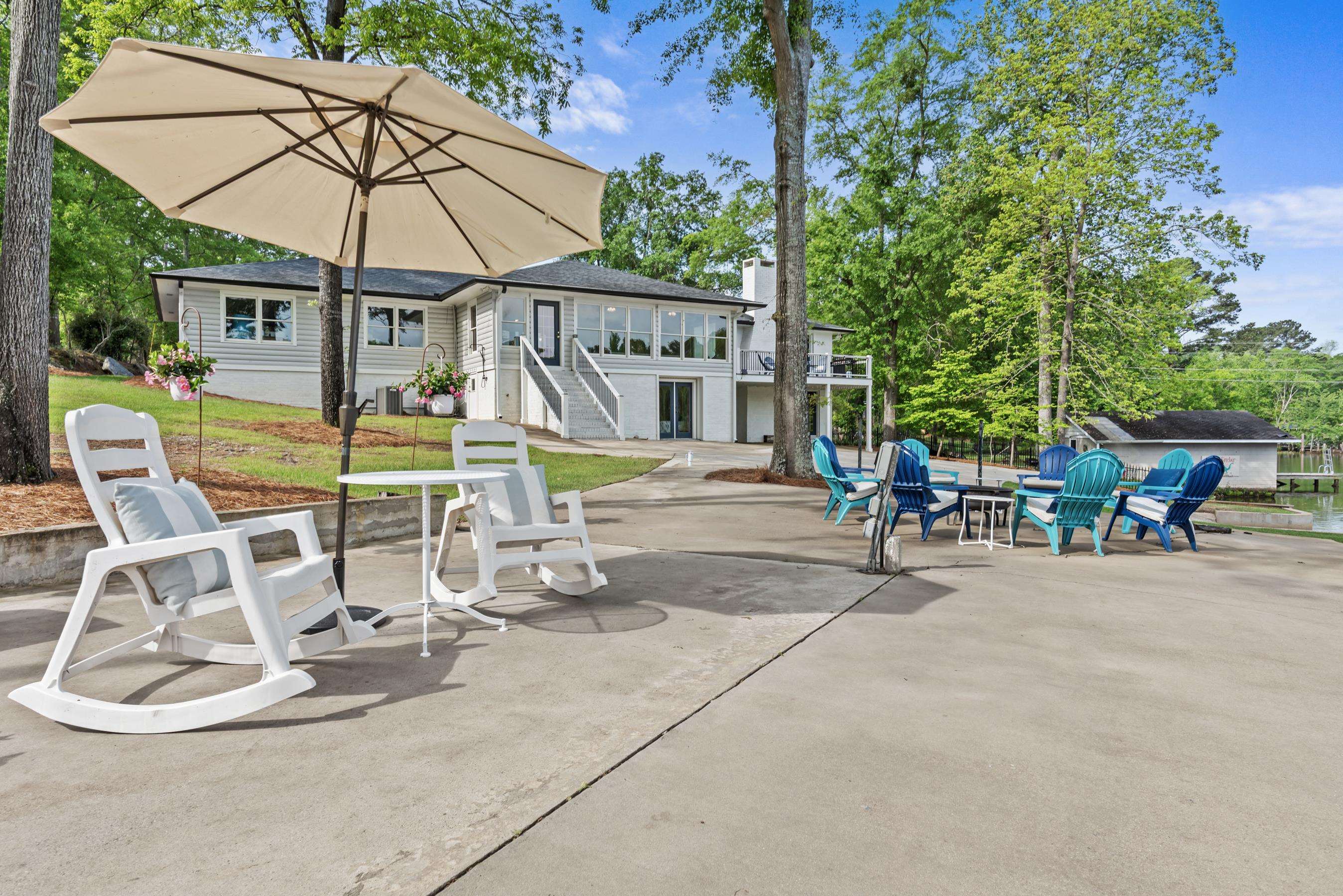 307 W LAKEVIEW DRIVE
