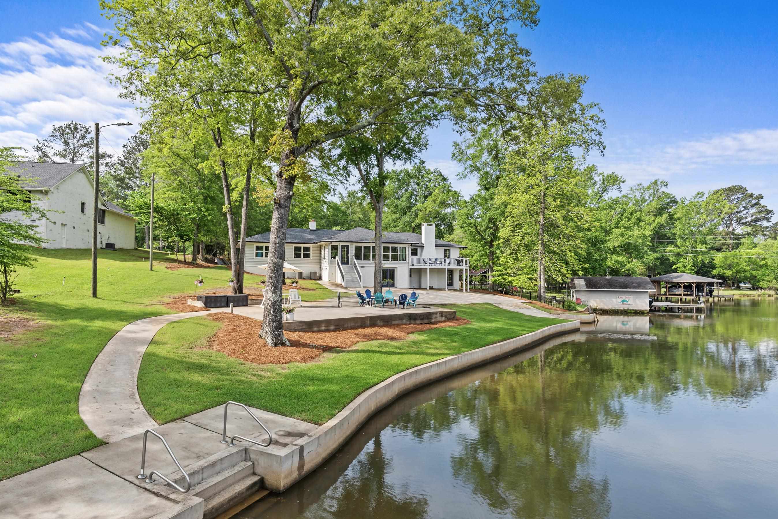 307 W LAKEVIEW DRIVE