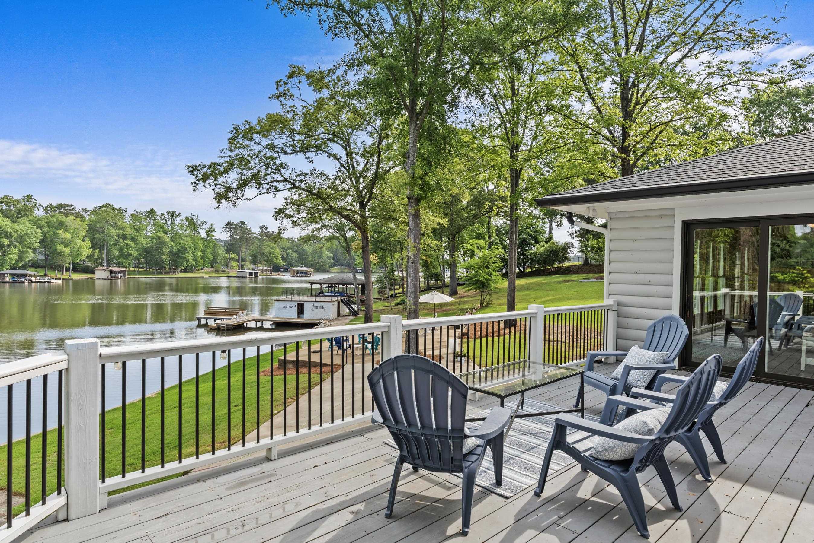 307 W LAKEVIEW DRIVE