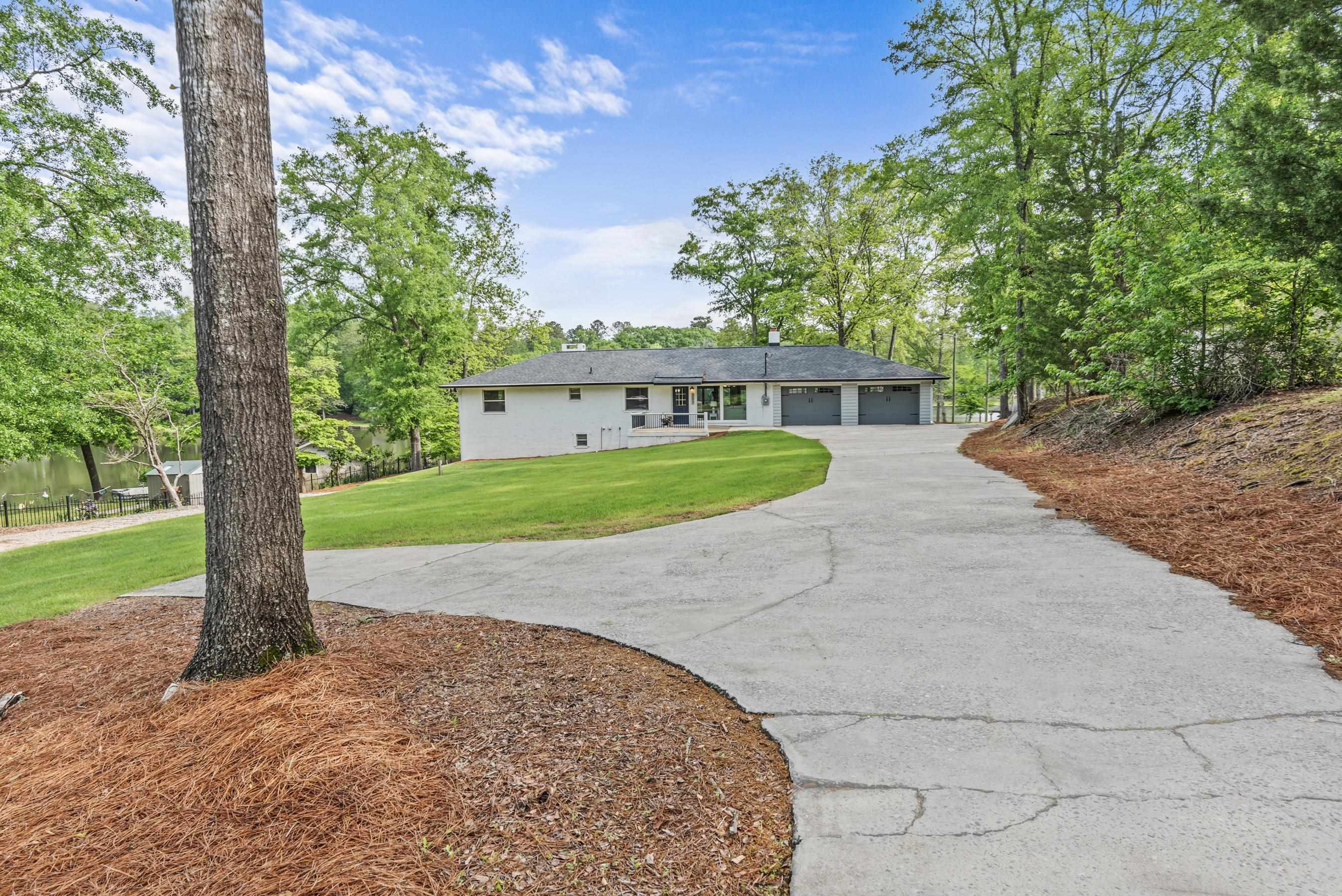 307 W LAKEVIEW DRIVE