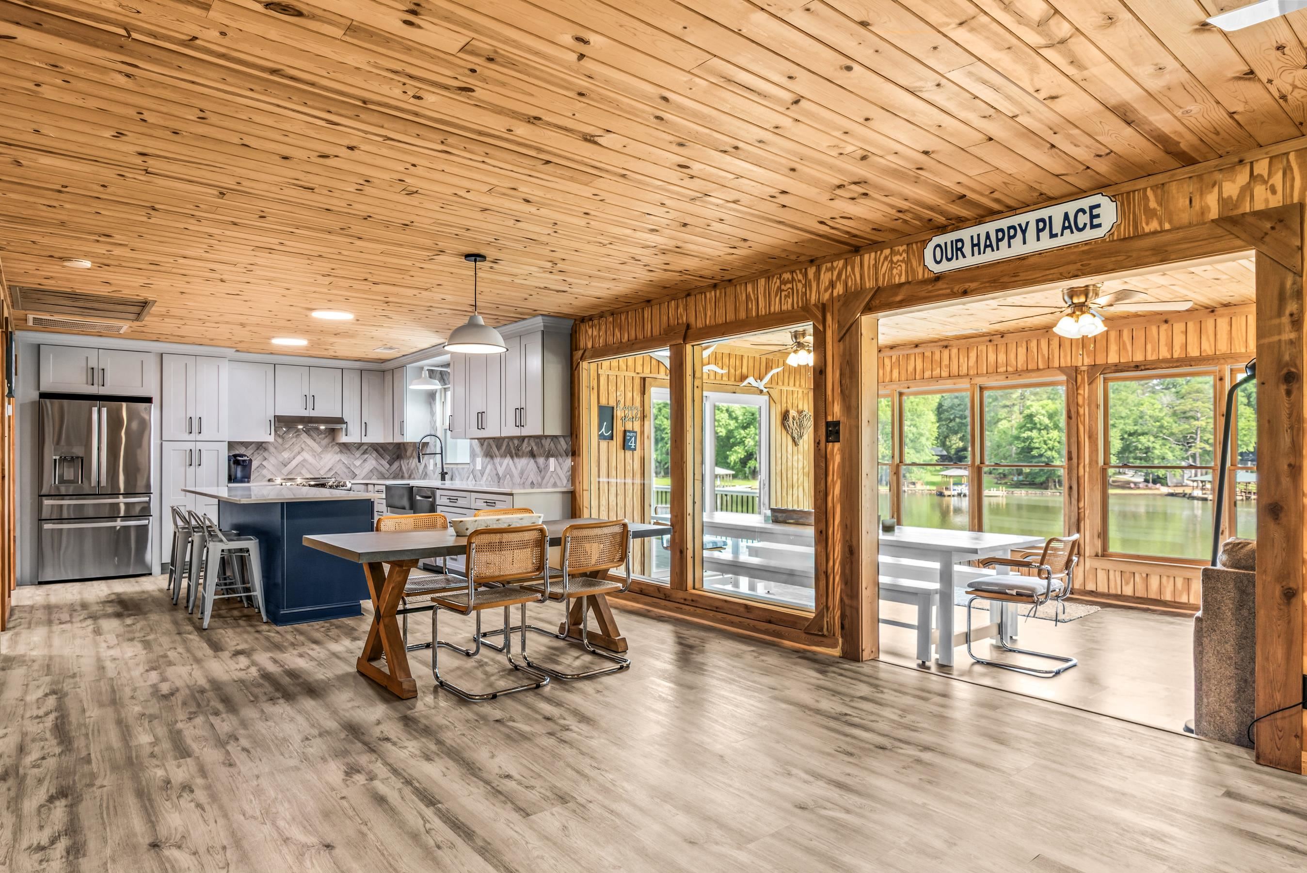 307 W LAKEVIEW DRIVE