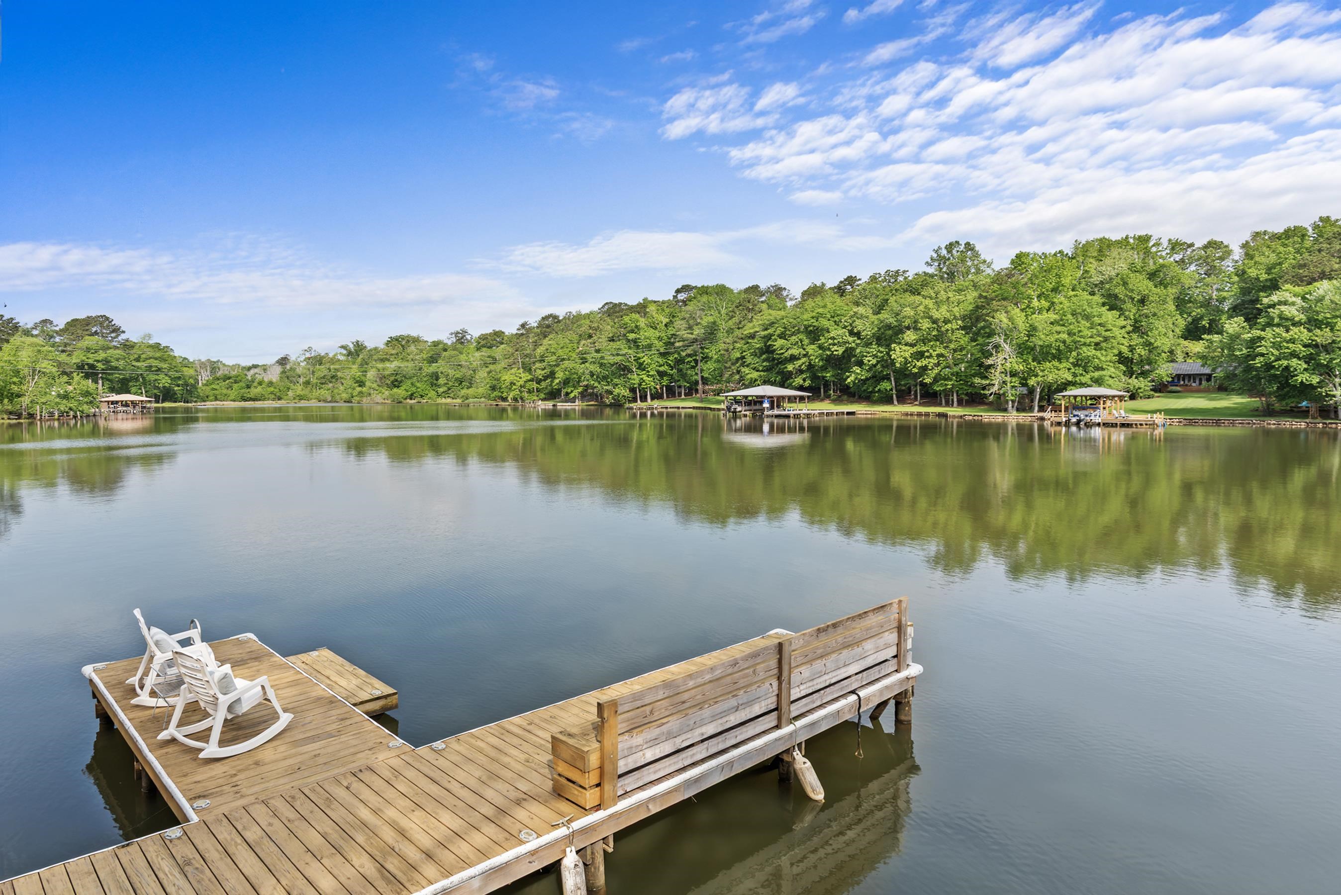 307 W LAKEVIEW DRIVE