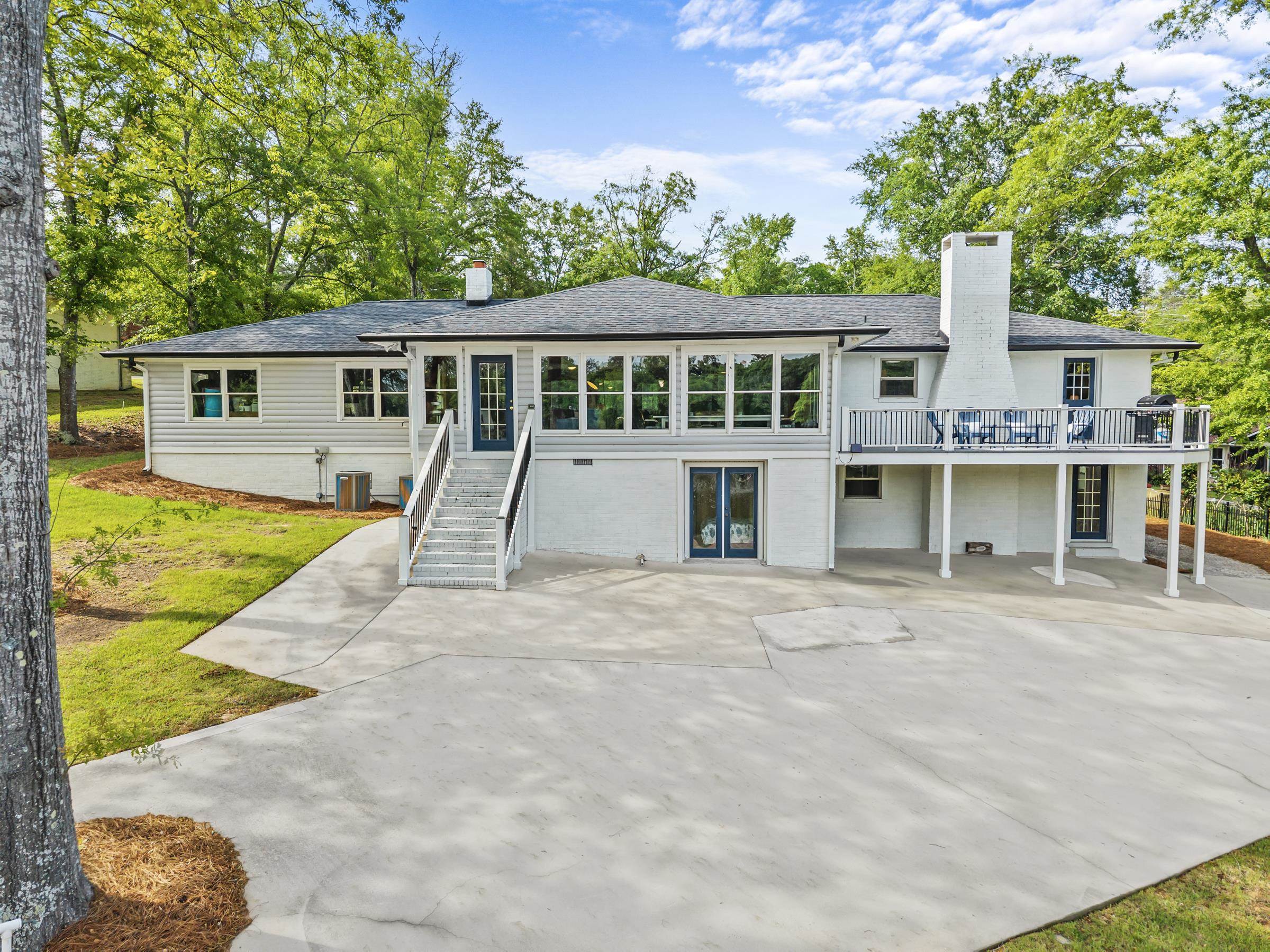 307 W LAKEVIEW DRIVE