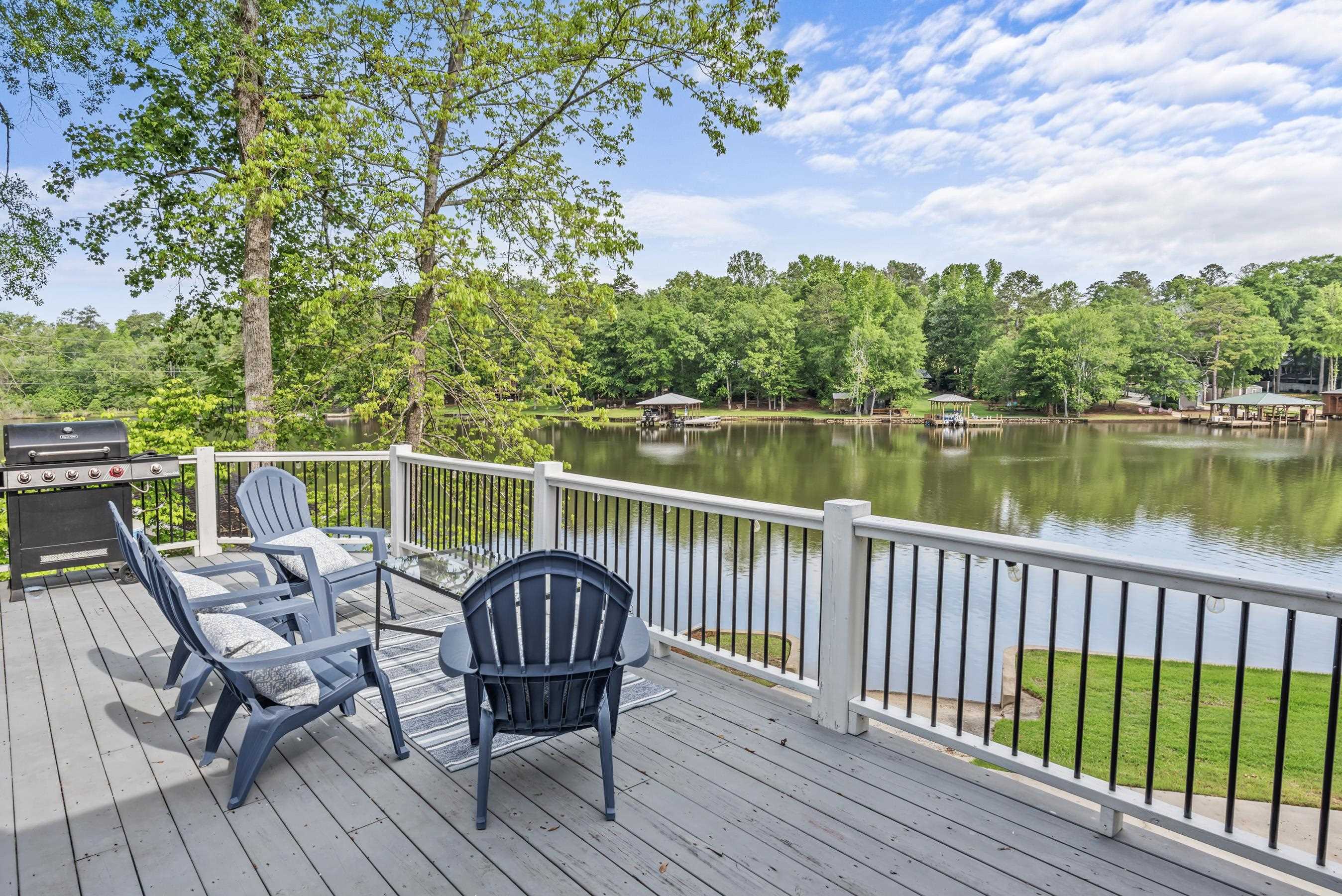 307 W LAKEVIEW DRIVE
