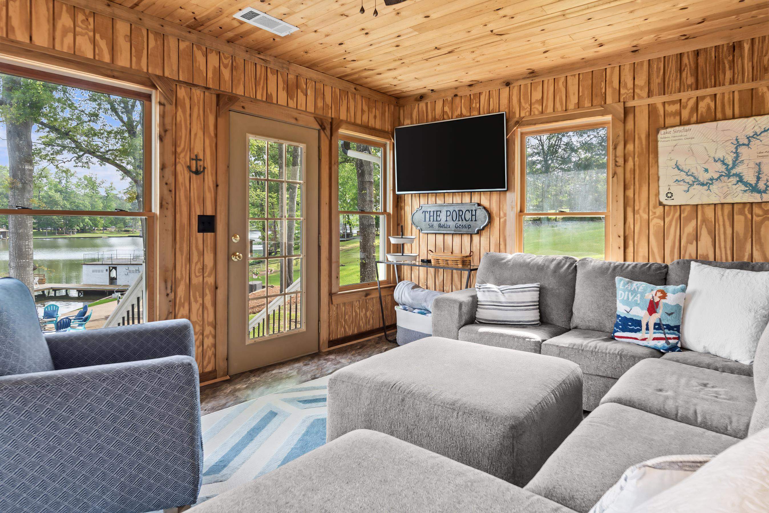 307 W LAKEVIEW DRIVE