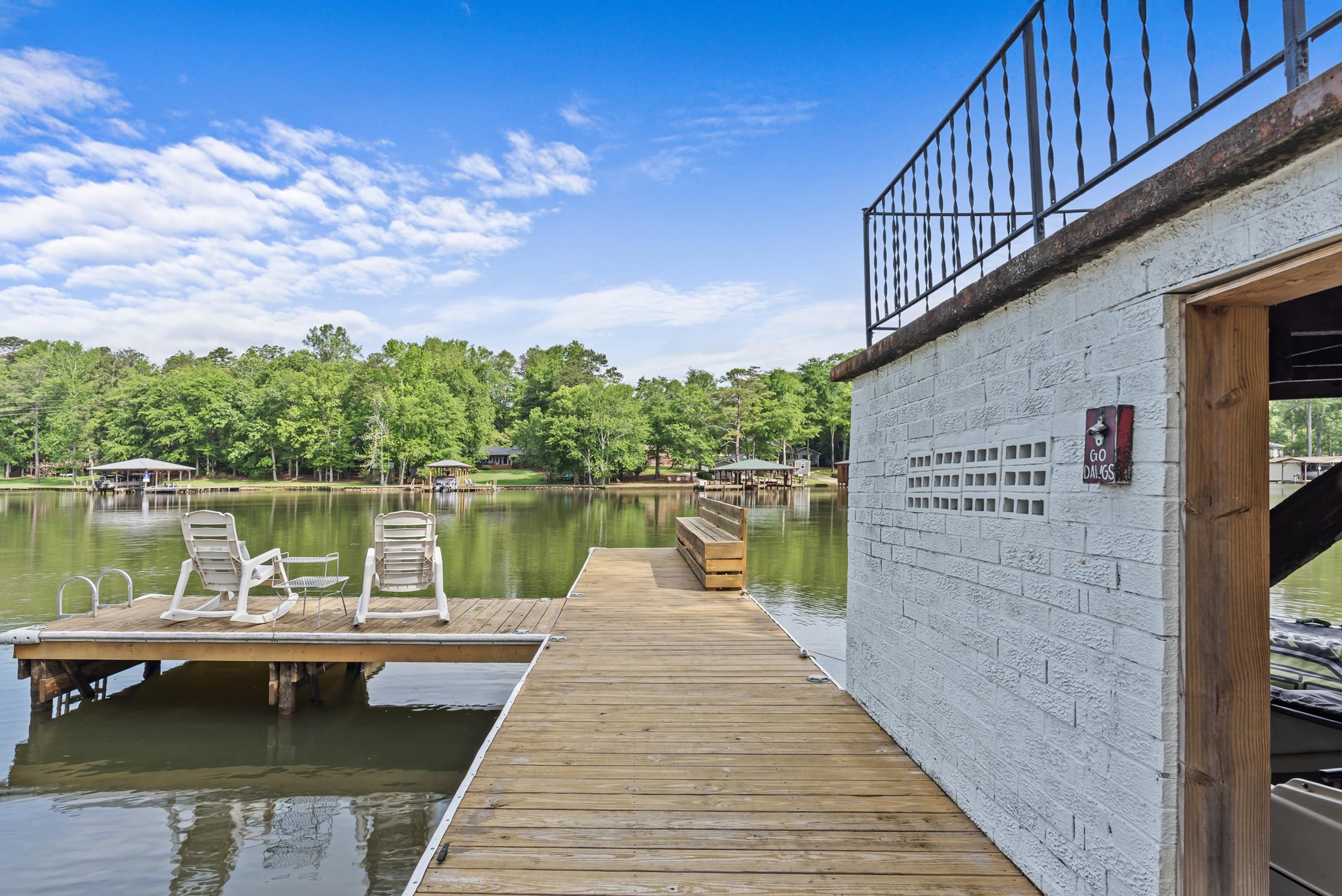 307 W LAKEVIEW DRIVE