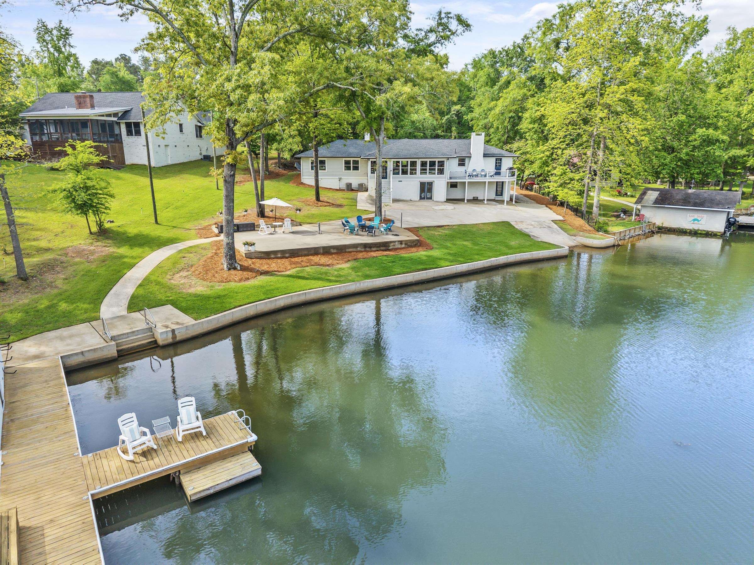 307 W LAKEVIEW DRIVE